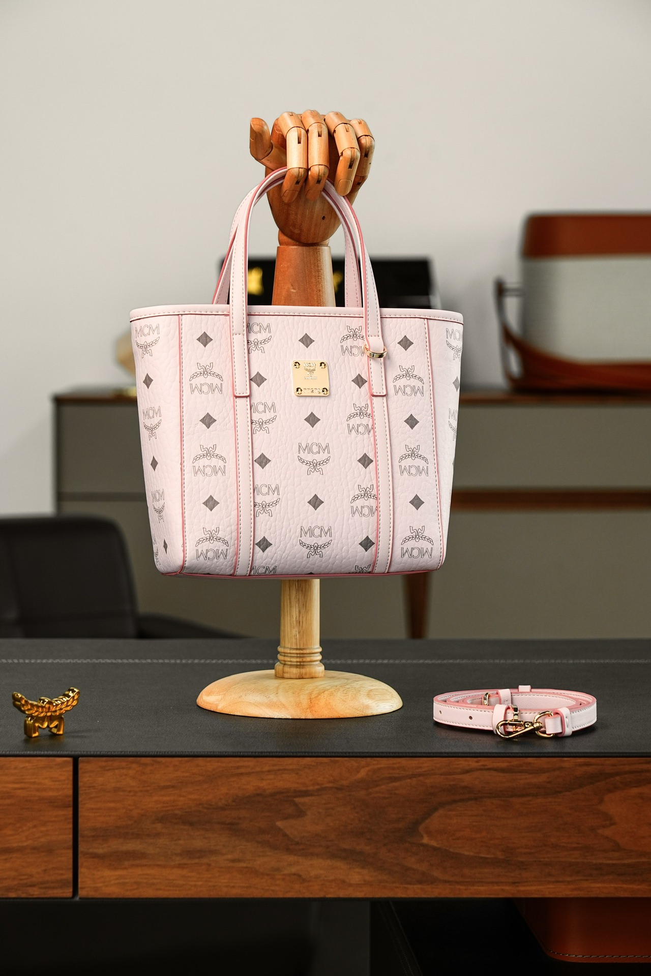 ®全新升级®官网同步 𝙈𝘾𝙈 𝘼𝙧𝙚𝙣 𝙏𝙤𝙣𝙞 𝙈𝙞𝙣𝙞 经典菜篮子购物袋 ·CP独家出品｜轻雾粉色 🉑️单肩🉑️斜挎