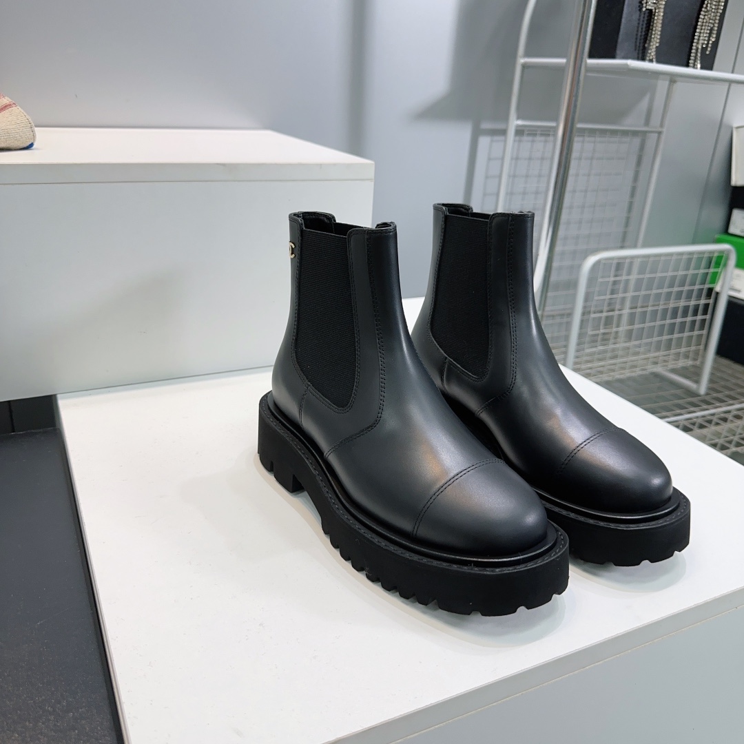 🔥CHANEL Chanel 2025 otoño e invierno Xiaoxiang ¡nuevas botas cortas elásticas de una sola pierna con suela gruesa! ¡Un…