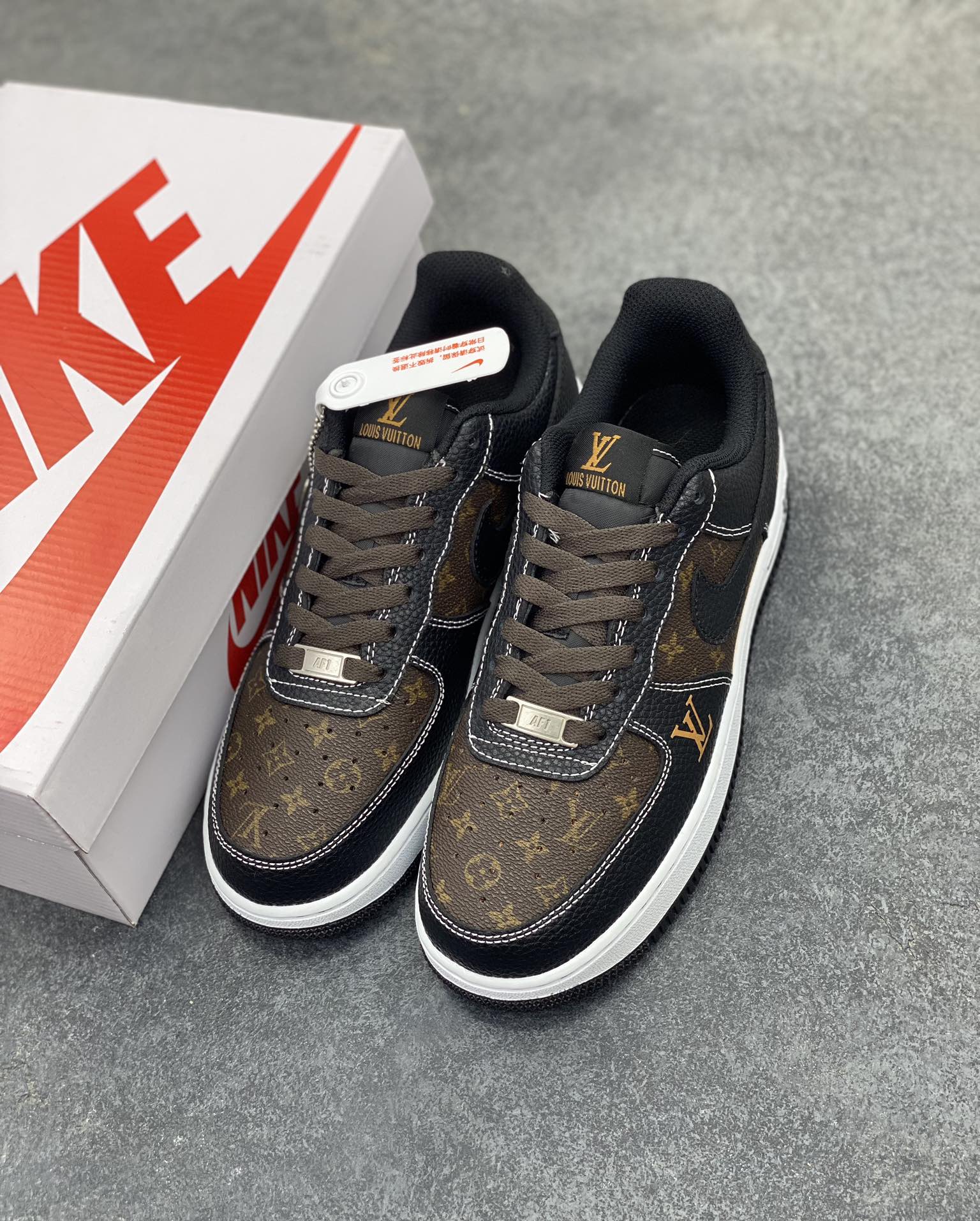 图片[8]-NIke Air Force 1 \’07 Low “LV联名——经典黑棕”空军一号 低帮 运动鞋 休闲鞋 折边针车 工艺难度大 原楦头原纸板 原装鞋盒 定制五金配件 内置全掌气垫 原厂鞋底 货号：CZ3986-002 尺码：36 36.5 37.5 38 38.5 39 40 40.5 41 42 42.5 43 44 44.5 45-选品中心