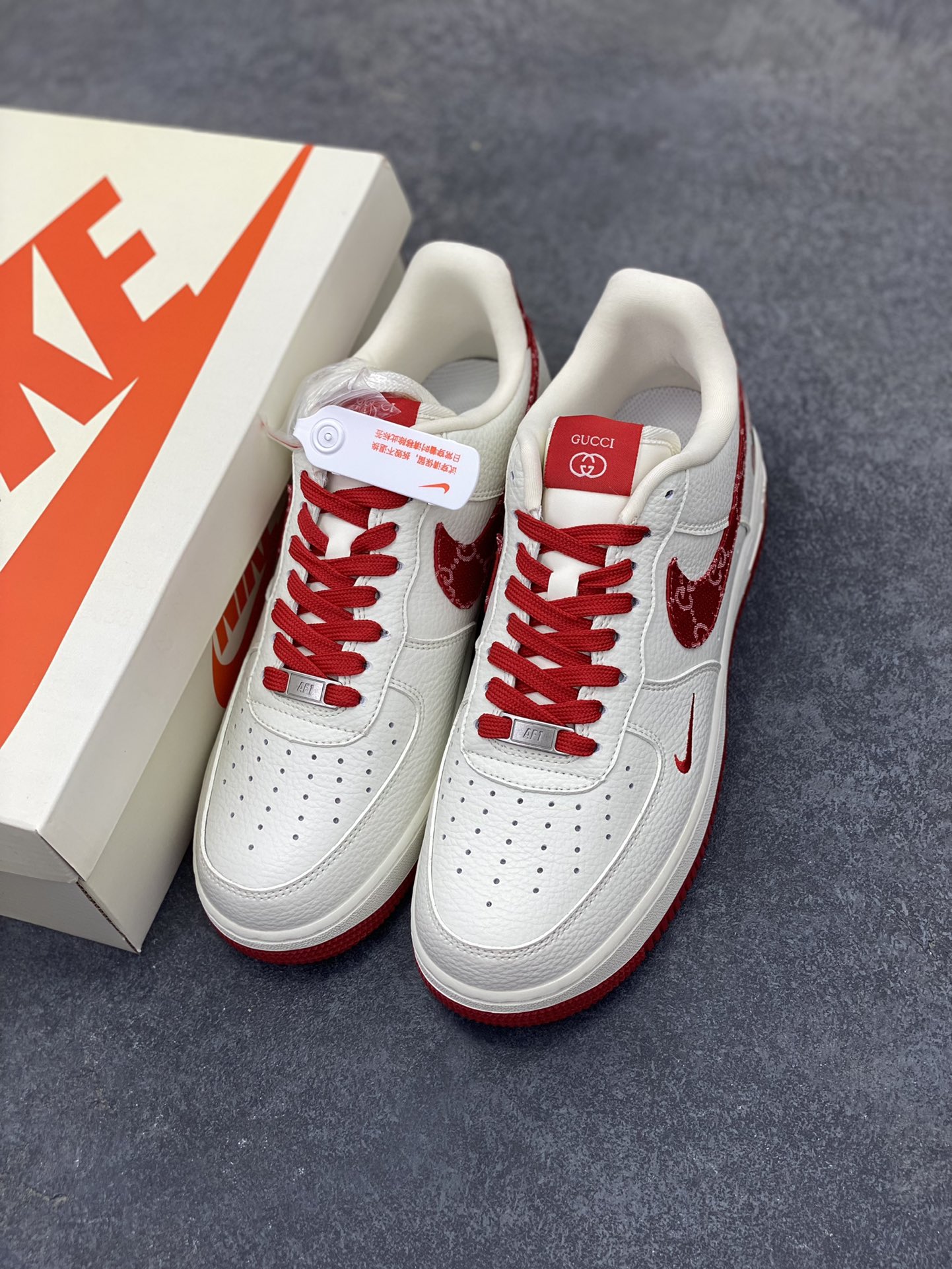 图片[8]-NIke Air Force 1 \’07 Low 古驰联名–白红 空军一号低帮 运动鞋 休闲鞋 折边针车 工艺难度大 原楦头原纸板 原装鞋盒 原厂鞋底 超高清洁度 细节完美 货号：SC0601-570 尺码：36 36.5 37.5 38 38.5 39 40 40.5 41 42 42.5 43 44 44.5 45-选品中心