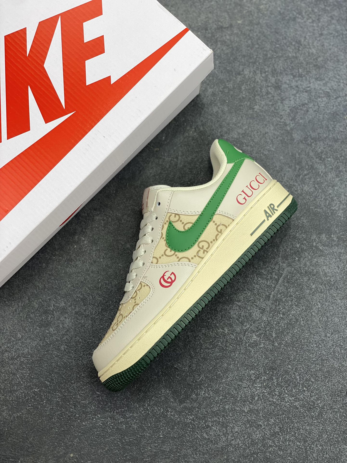 图片[7]-NIke Air Force 1 \’07 Low “古驰联名——灰绿勾”空军一号 低帮 运动鞋 休闲鞋 折边针车 工艺难度大 原楦头原纸板 原装鞋盒 定制五金配件 内置全掌气垫 原厂鞋底 货号：AH8462-003 尺码：36 36.5 37.5 38 38.5 39 40 40.5 41 42 42.5 43 44 44.5 45-选品中心