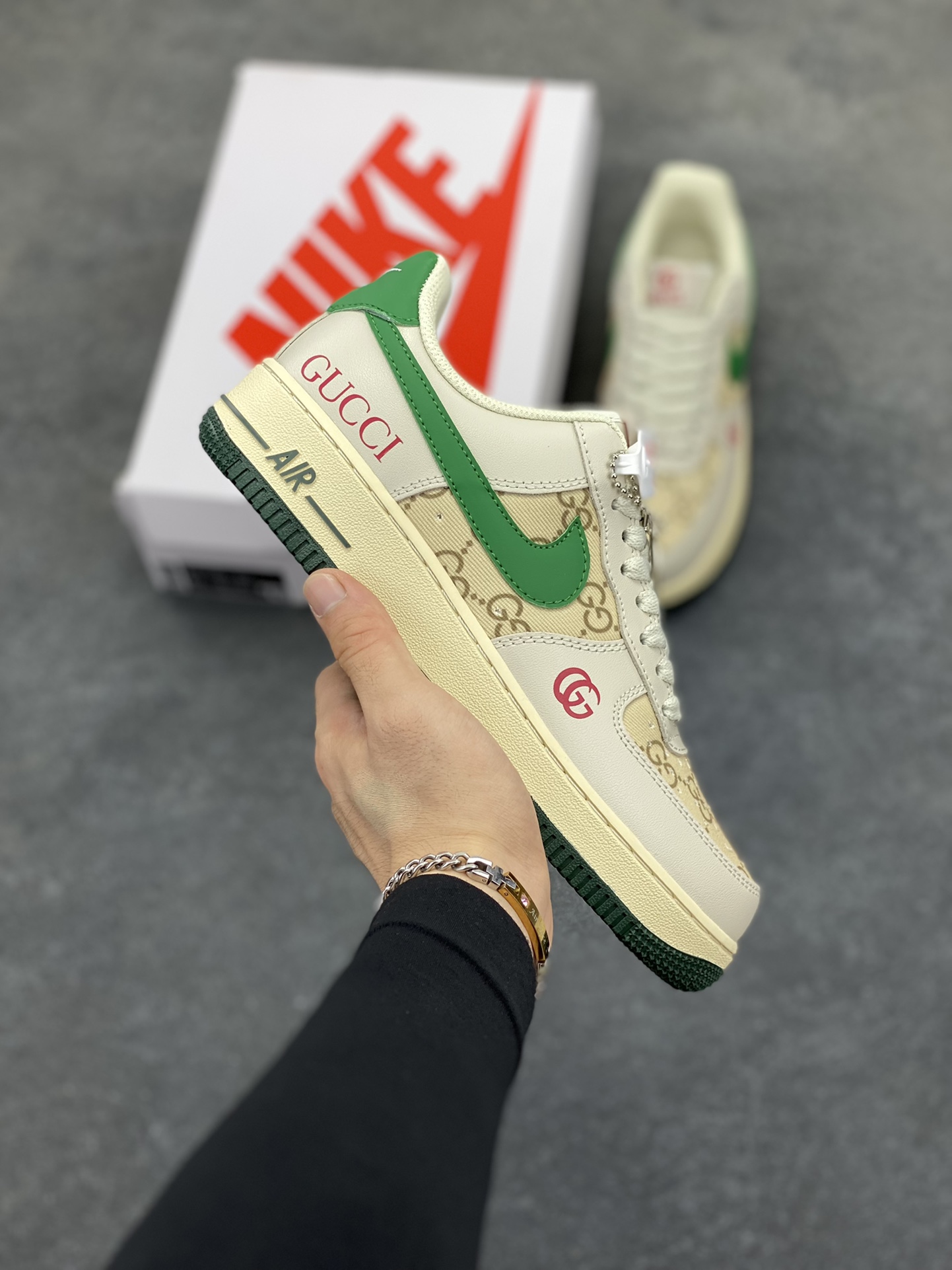 NIke Air Force 1 \’07 Low “古驰联名——灰绿勾”空军一号 低帮 运动鞋 休闲鞋 折边针车 工艺难度大 原楦头原纸板 原装鞋盒 定制五金配件 内置全掌气垫 原厂鞋底 货号:AH8462-003 尺码:36 36.5 37.5 38 38.5 39 40 40.5 41 42 42.5 43 44 44.5 45-选品中心