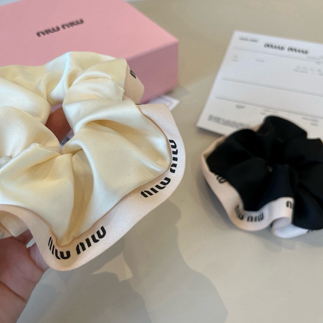 🆕

miumiu缪缪新款发圈