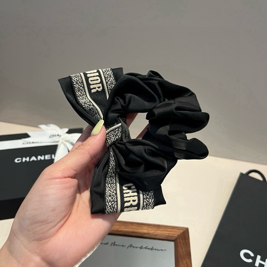 🆕

Dior迪奥新款发圈