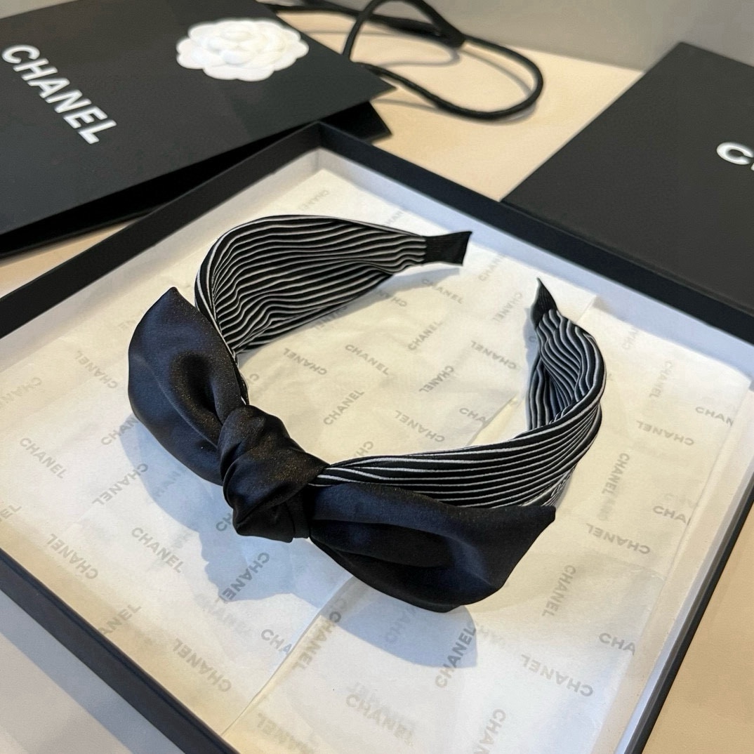 🆕

miumiu缪缪新款发箍