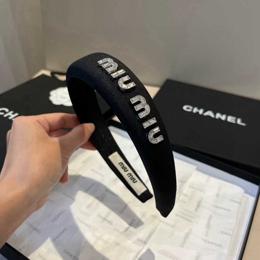 🆕

miumiu缪缪新款发箍