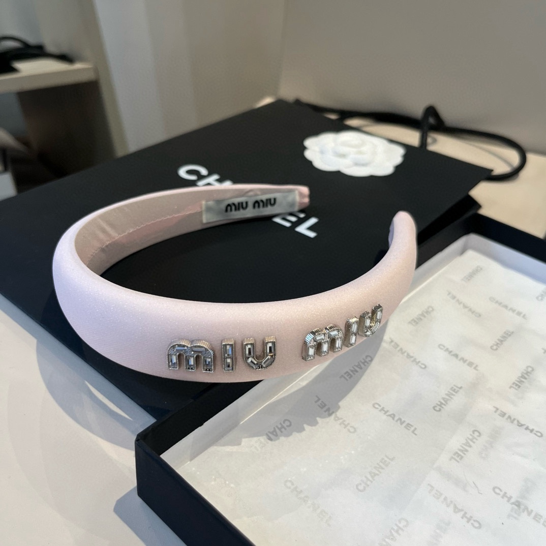 🆕

miumiu缪缪新款发箍
