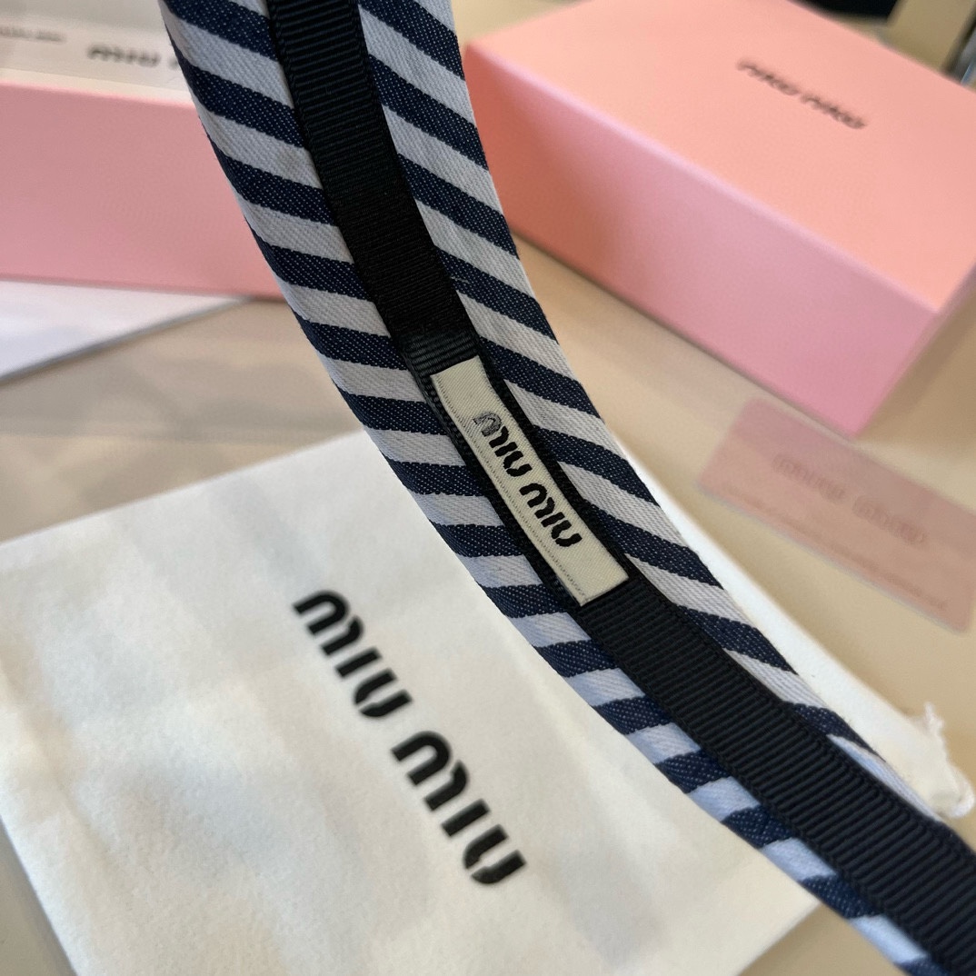🆕

miumiu缪缪新款发箍