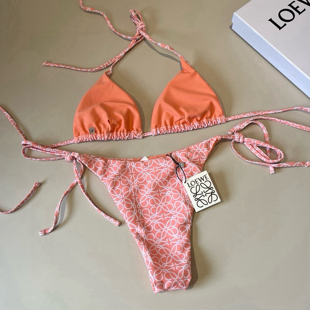 🆕
罗意威LOEWE新款比基尼泳衣👙❤️😍🥰适合多种场景的游泳衣🏊‍♀️海边 游泳池 温泉 水上乐园 漂