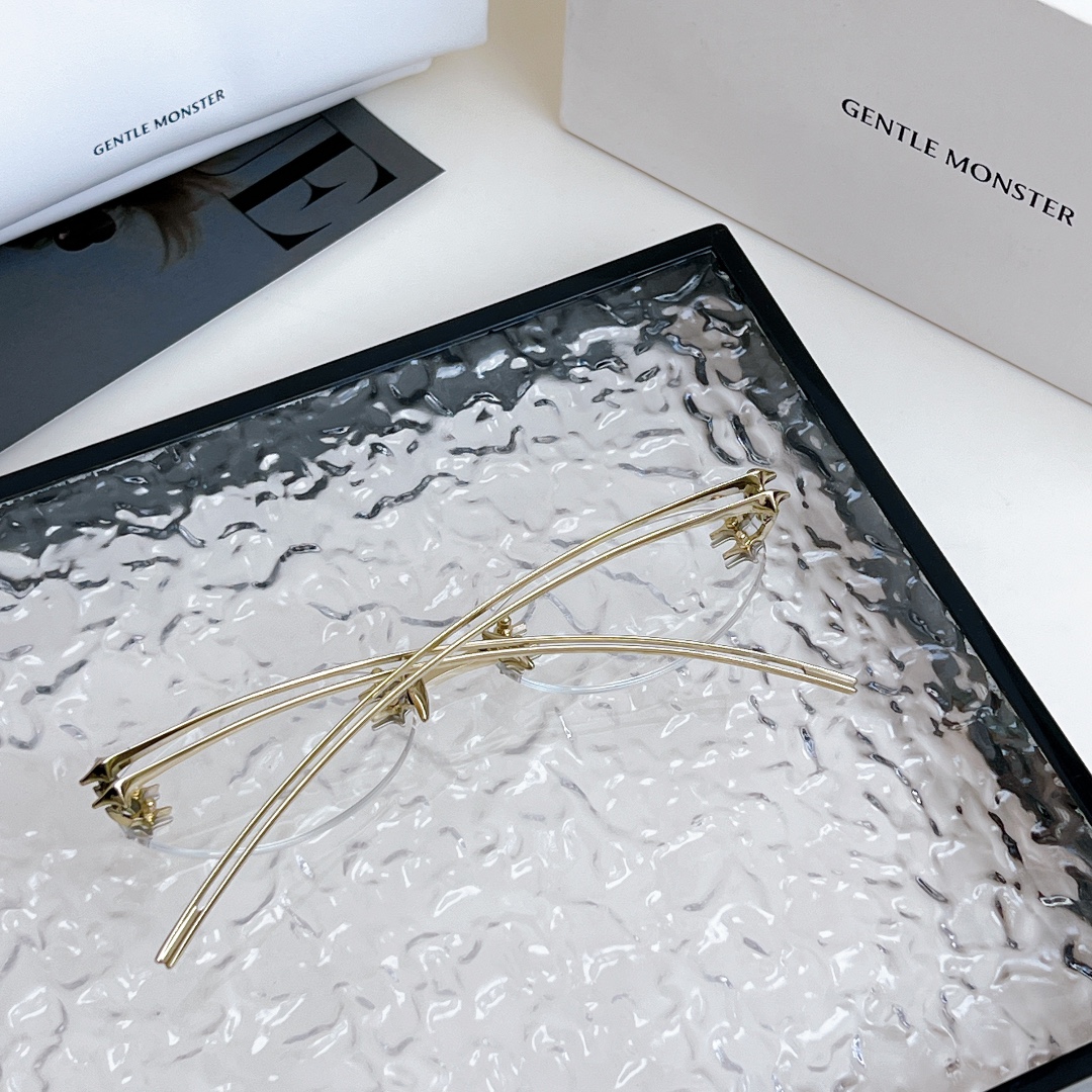 GENTLE MONSTE* BOLD系列墨镜 100%纯钛架 MOD：Node TITANIUMSIZ