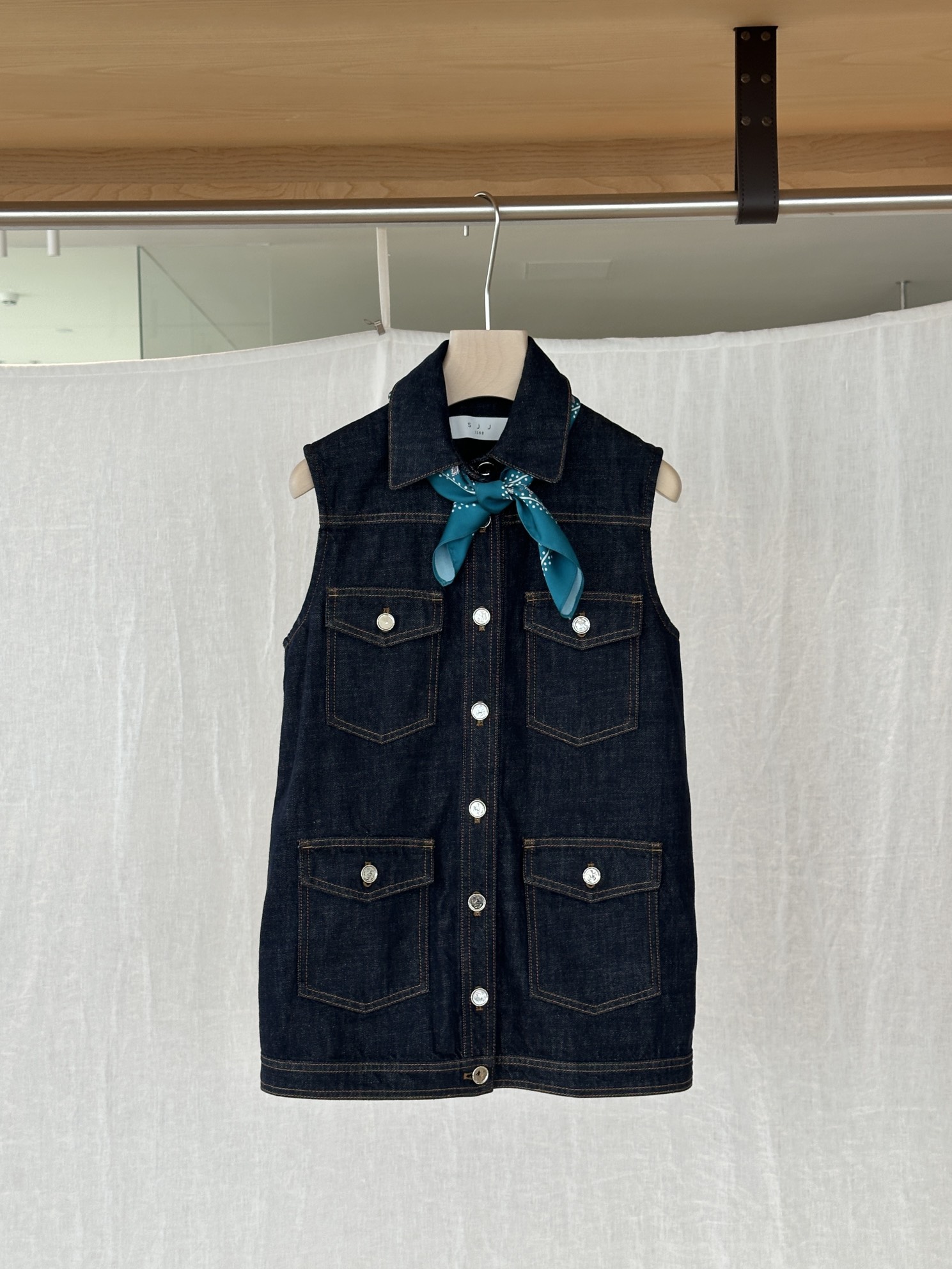 NO:465262,YS ｜ NEW ARRIVALS! Silk scarf denim vest ~ SML,,alexander wang19860909YS ｜ NEW ARRIVALS! 丝巾牛仔马甲～  SML,,alexander wang,Women's clothing