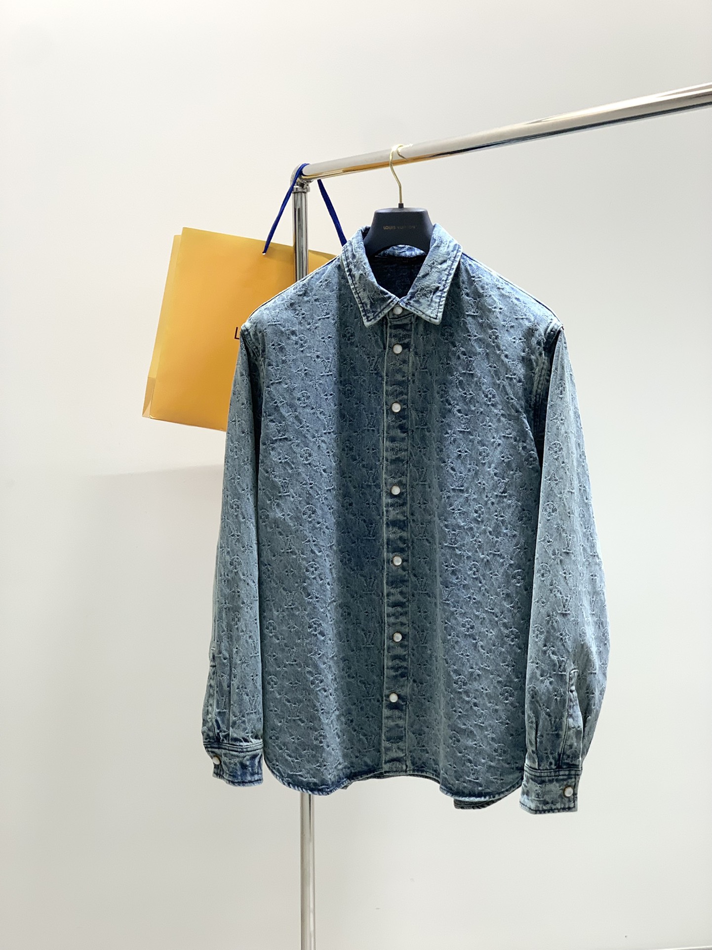 ，LouisVuitton 路易威登，2024秋冬最新款，专柜同步有售，原单狠货，时尚休闲牛仔外套，上身