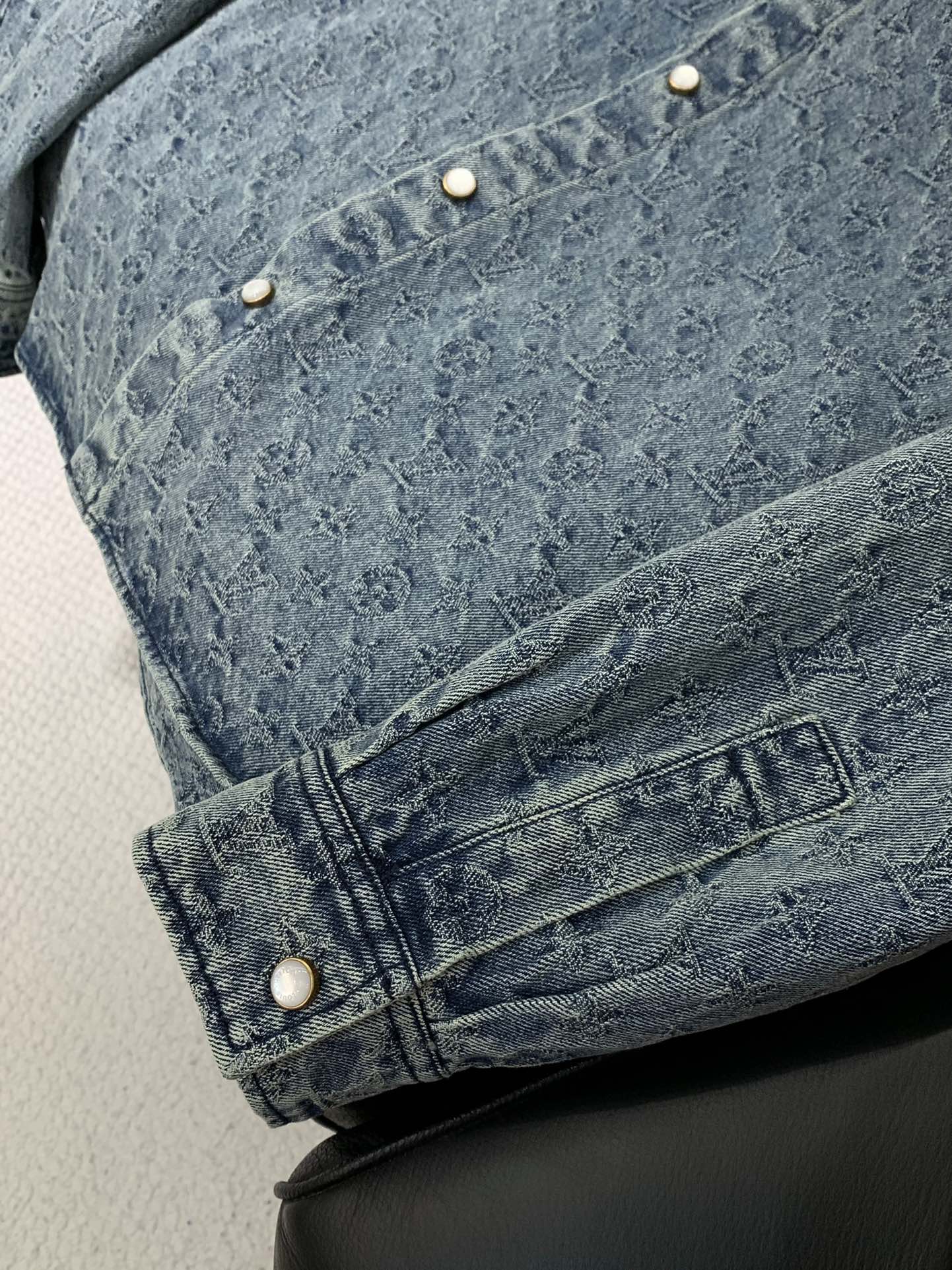 ，LouisVuitton 路易威登，2024秋冬最新款，专柜同步有售，原单狠货，时尚休闲牛仔外套，上身