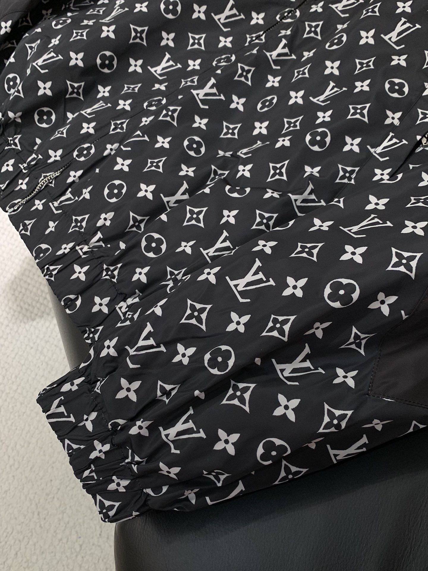 ，LouisVuitton 路易威登，2025秋季最新款，专柜同步有售，原单狠货，时尚休闲夹克外套，上身