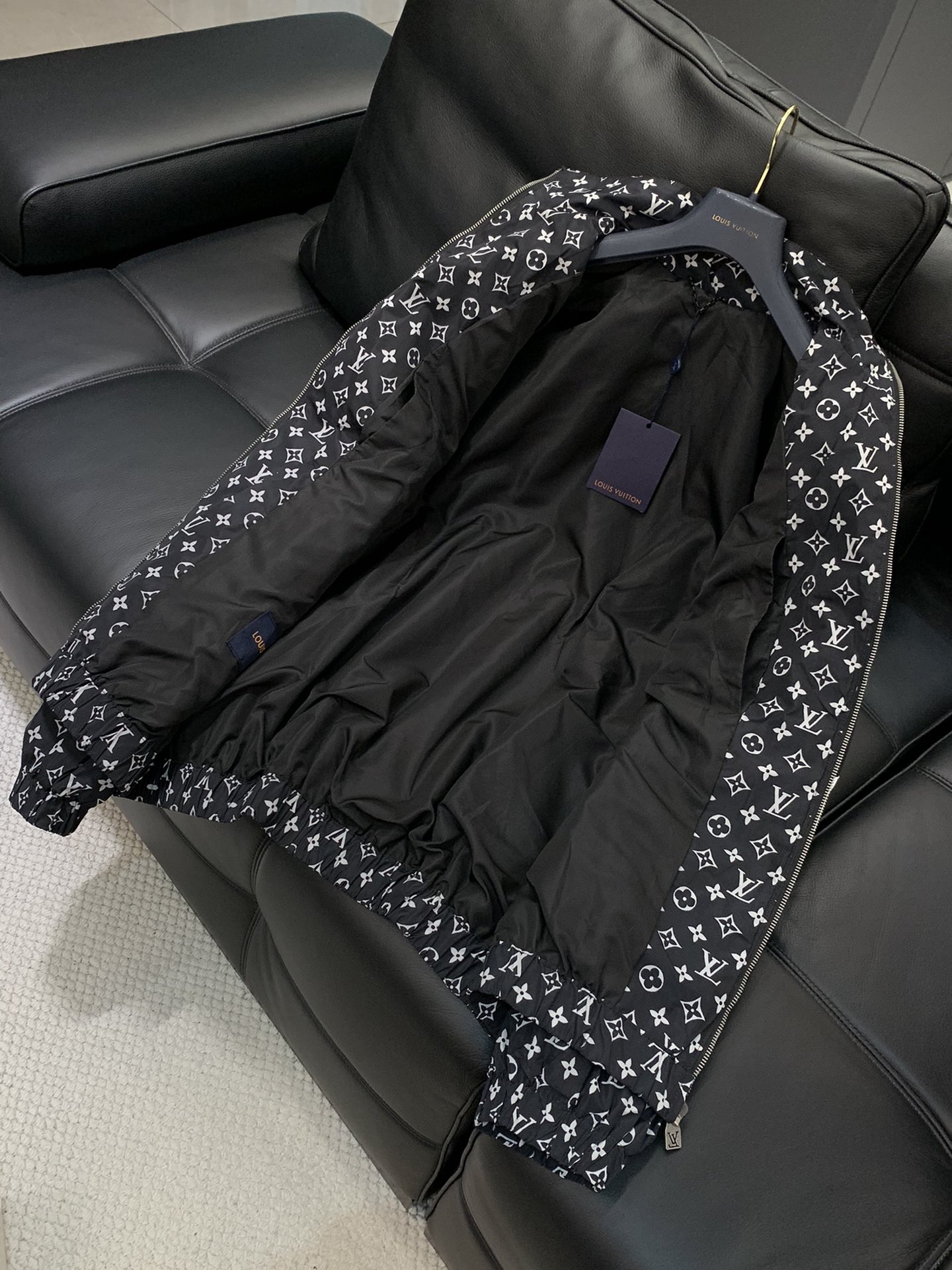 ，LouisVuitton 路易威登，2025秋季最新款，专柜同步有售，原单狠货，时尚休闲夹克外套，上身