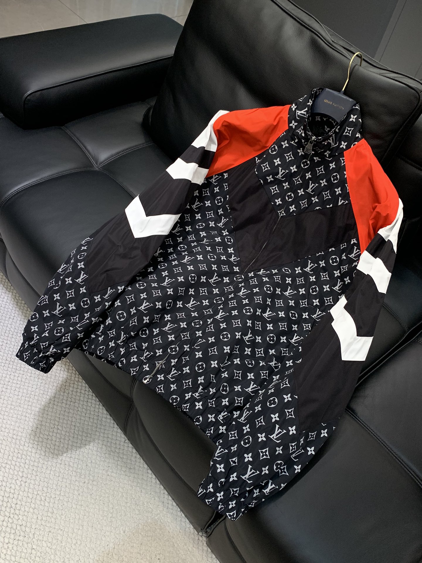 ，LouisVuitton 路易威登，2025秋季最新款，专柜同步有售，原单狠货，时尚休闲夹克外套，上身
