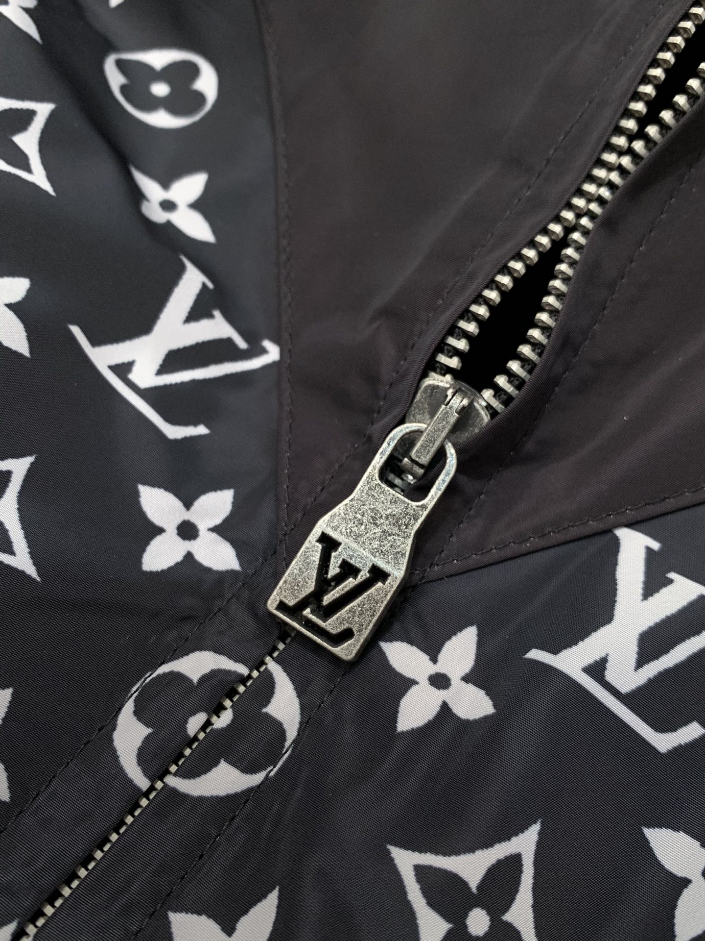 ，LouisVuitton 路易威登，2025秋季最新款，专柜同步有售，原单狠货，时尚休闲夹克外套，上身