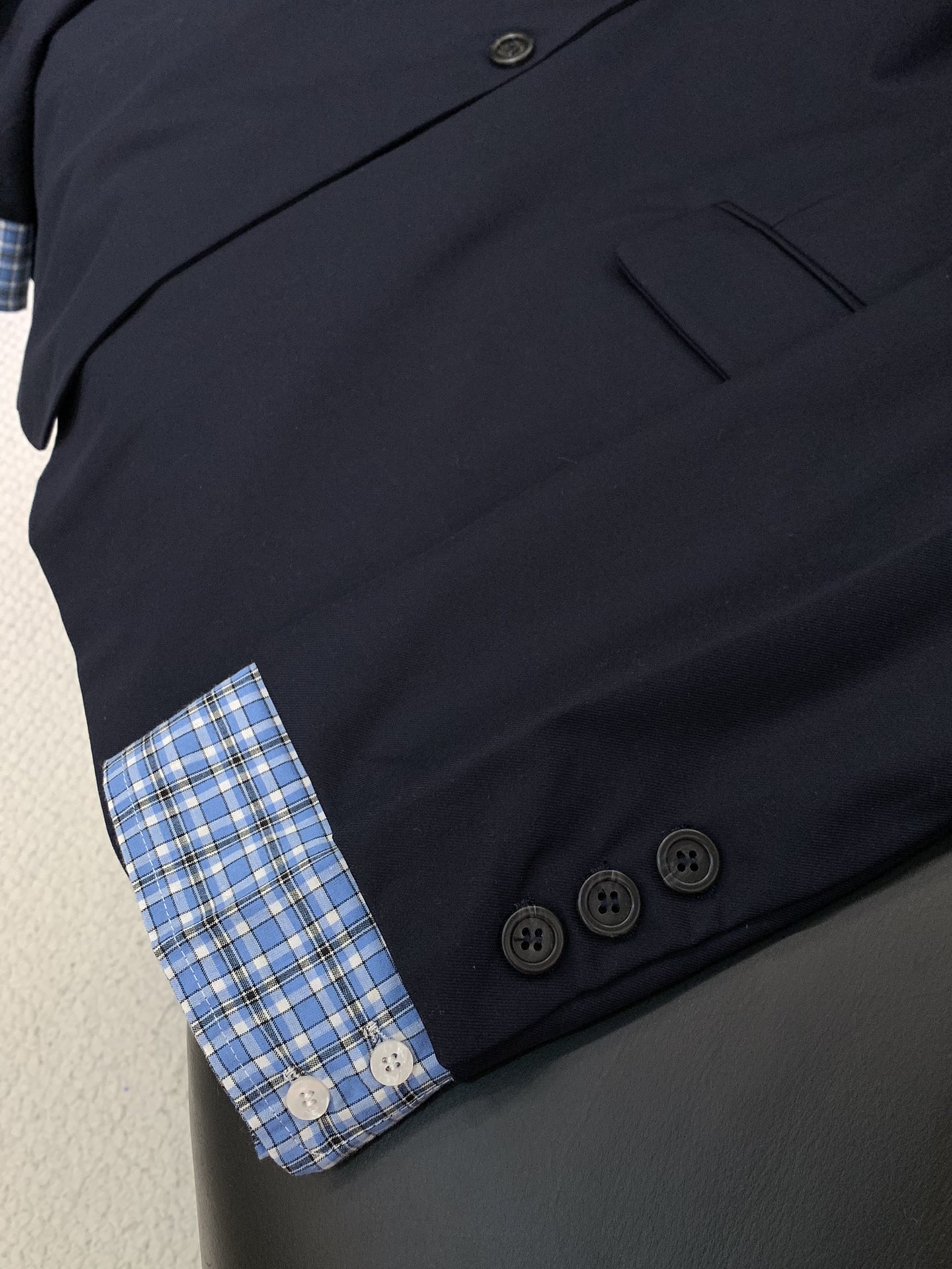 ，miu miu 2025秋季最新品，专柜同步有售，原单狠货，女款时尚休闲西装外套，进口原版面料，上身舒