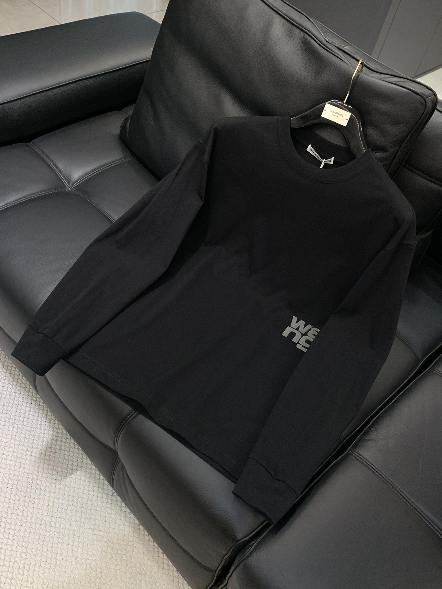 ，Alexander Wang 亚历山大·王，2025早秋新品，时尚休闲圆领长袖T恤，专柜同步有售，顶级