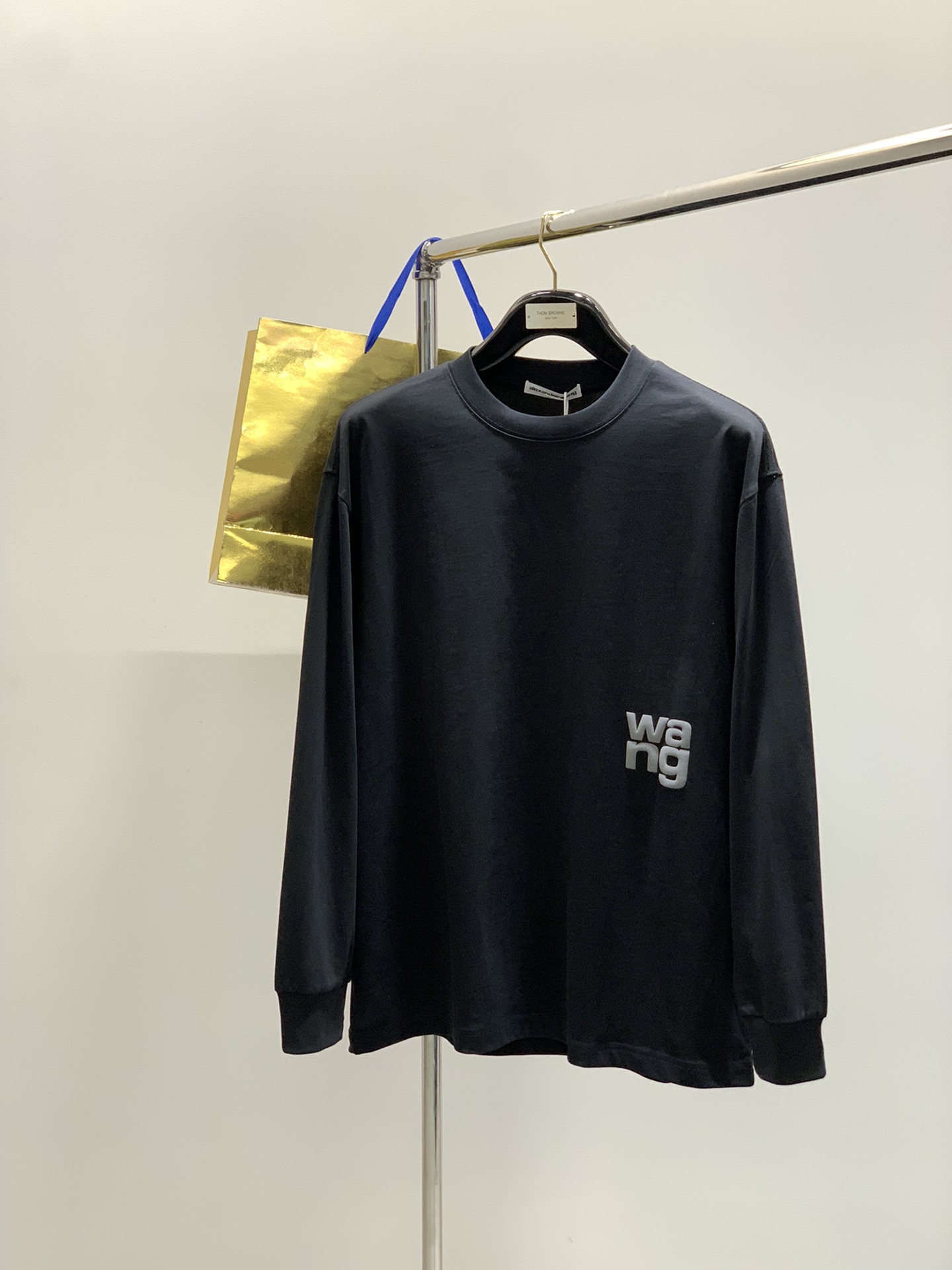 ，Alexander Wang 亚历山大·王，2025早秋新品，时尚休闲圆领长袖T恤，专柜同步有售，顶级