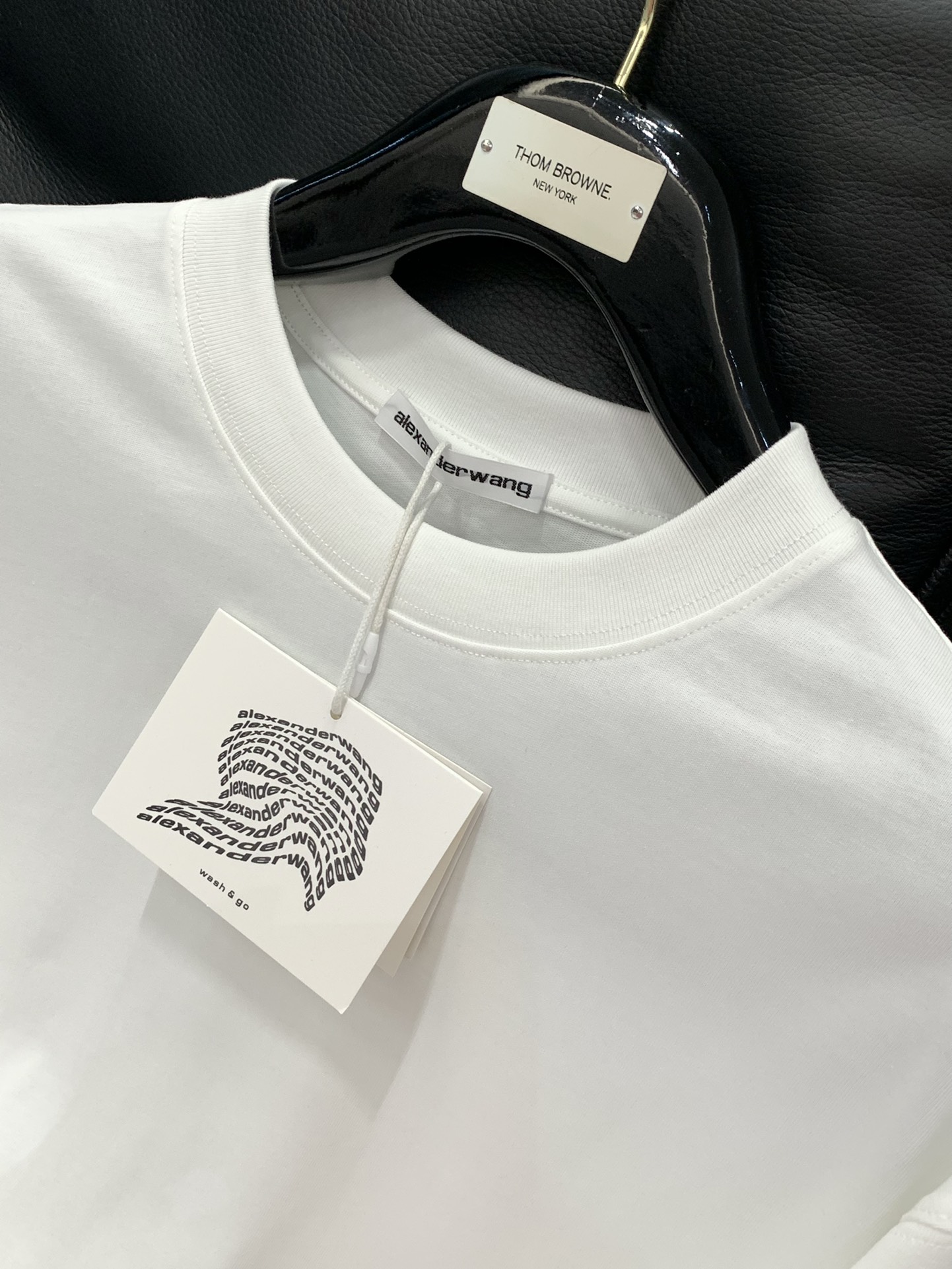 ，Alexander Wang 亚历山大·王，2025早秋新品，时尚休闲圆领长袖T恤，专柜同步有售，顶级