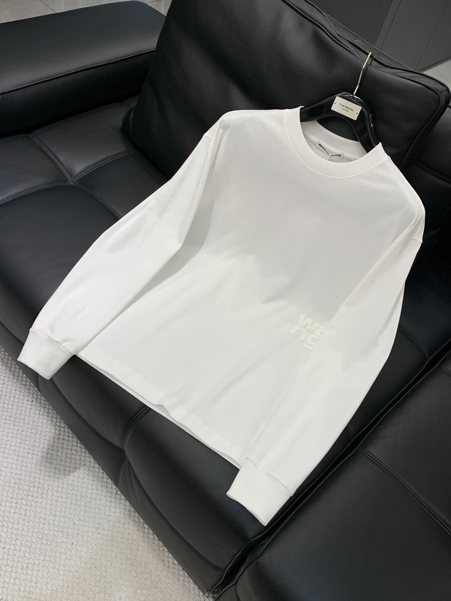 ，Alexander Wang 亚历山大·王，2025早秋新品，时尚休闲圆领长袖T恤，专柜同步有售，顶级