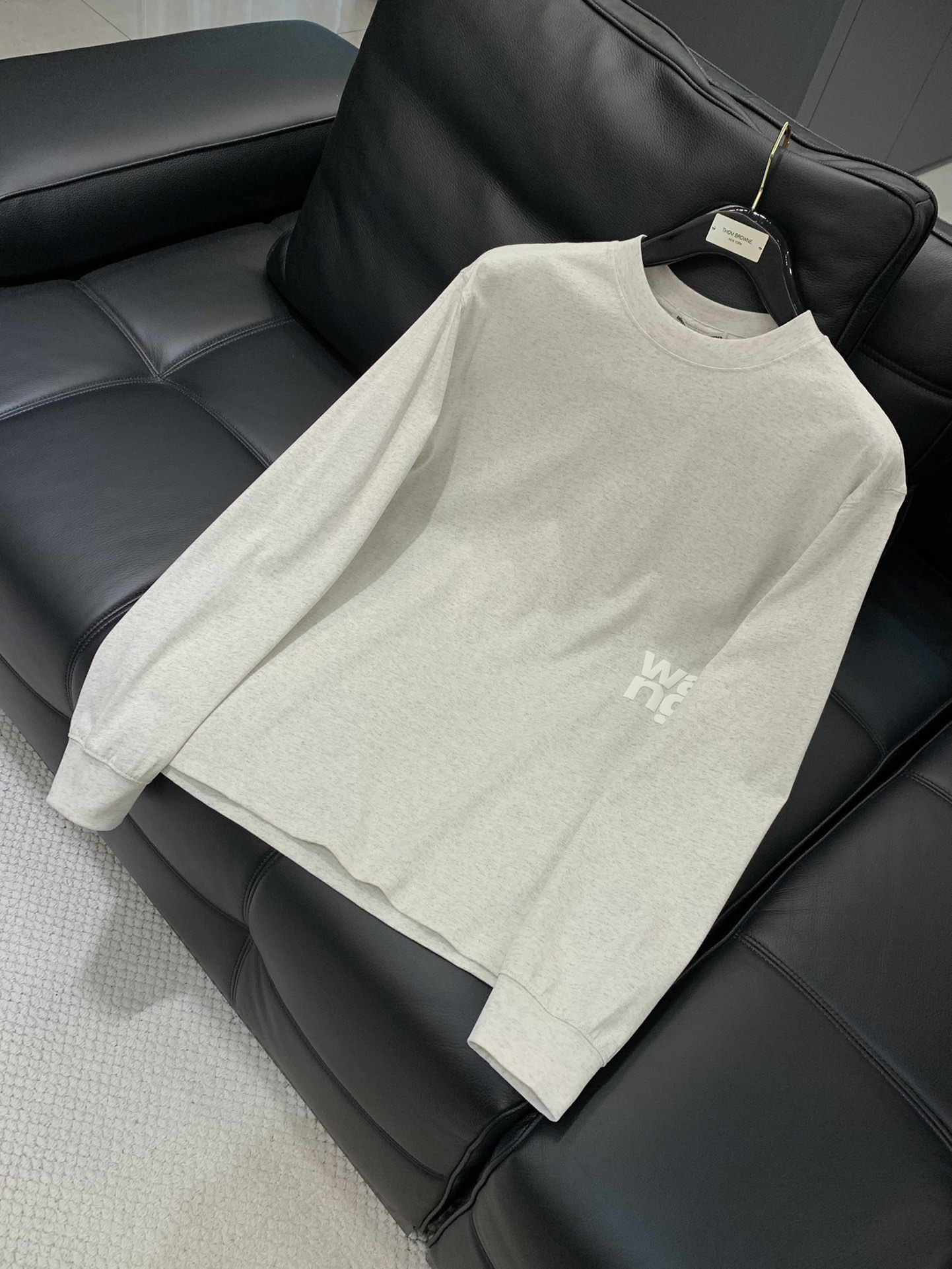 ，Alexander Wang 亚历山大·王，2025早秋新品，时尚休闲圆领长袖T恤，专柜同步有售，顶级