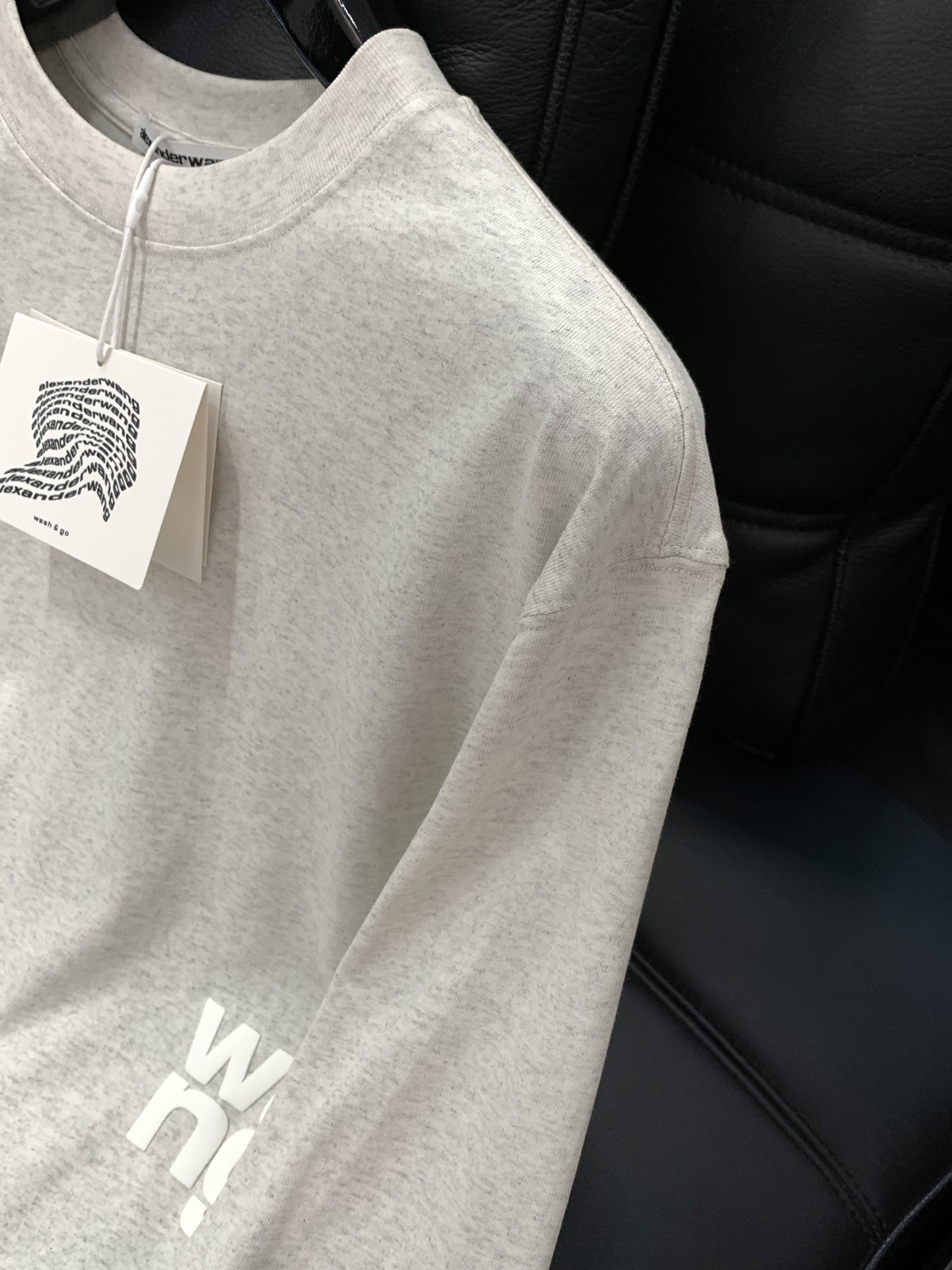 ，Alexander Wang 亚历山大·王，2025早秋新品，时尚休闲圆领长袖T恤，专柜同步有售，顶级