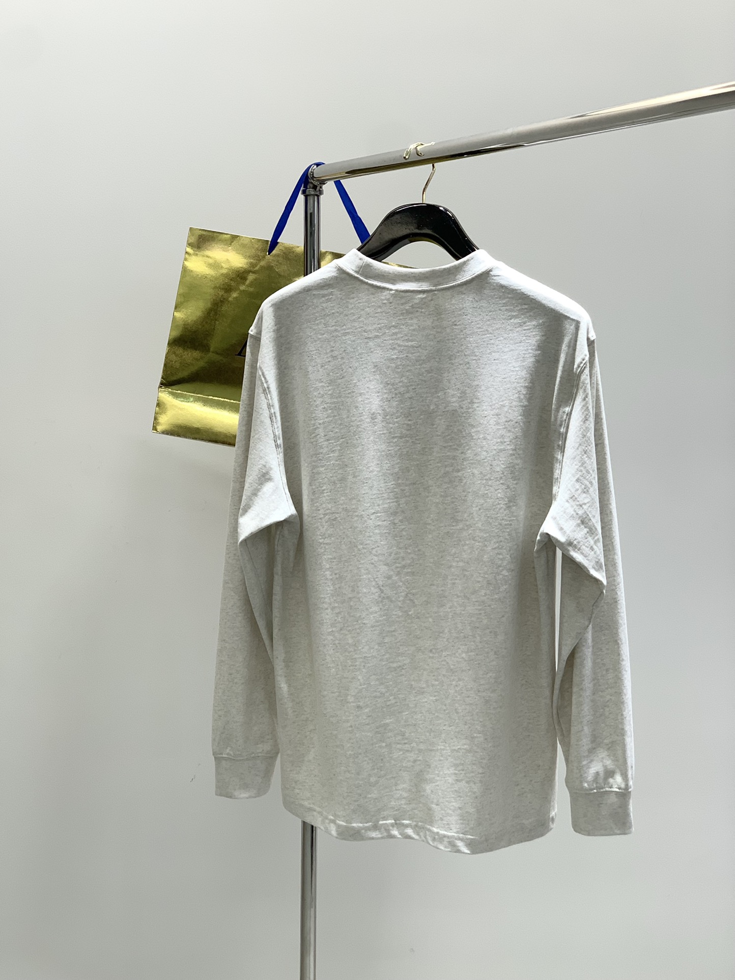 ，Alexander Wang 亚历山大·王，2025早秋新品，时尚休闲圆领长袖T恤，专柜同步有售，顶级