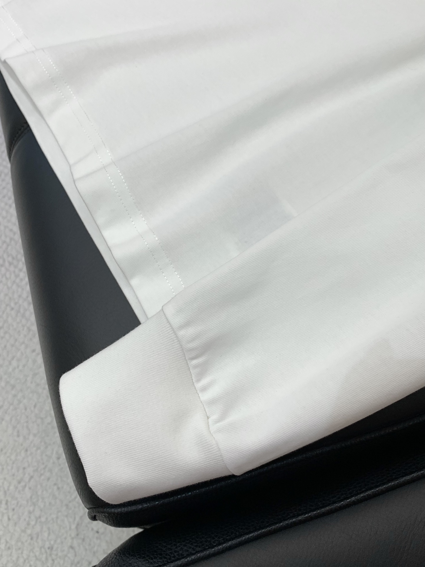 ，Maison Margiela马吉拉，2025早秋最新品，专柜同步有售，原单狠货，时尚休闲圆领长袖T恤