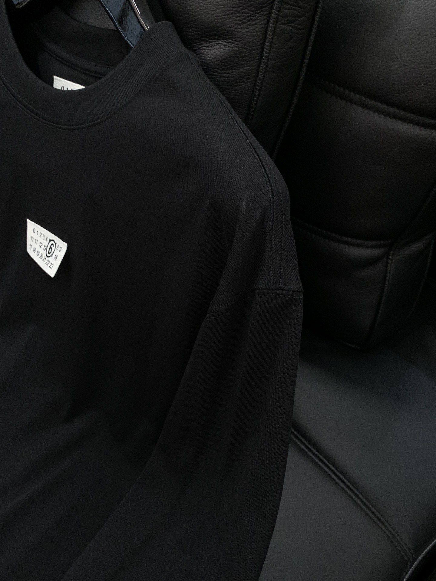 ，Maison Margiela马吉拉，2025早秋最新品，专柜同步有售，原单狠货，时尚休闲圆领长袖T恤