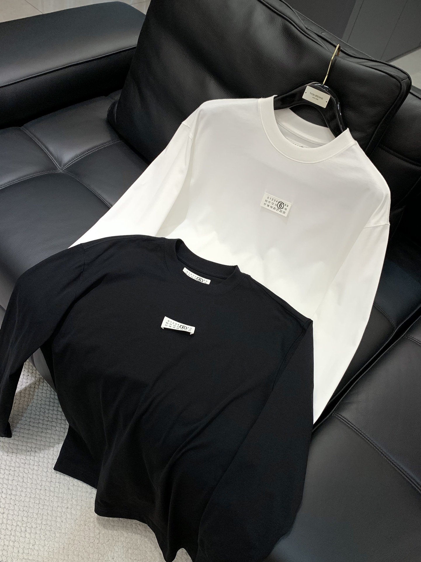 ，Maison Margiela马吉拉，2025早秋最新品，专柜同步有售，原单狠货，时尚休闲圆领长袖T恤