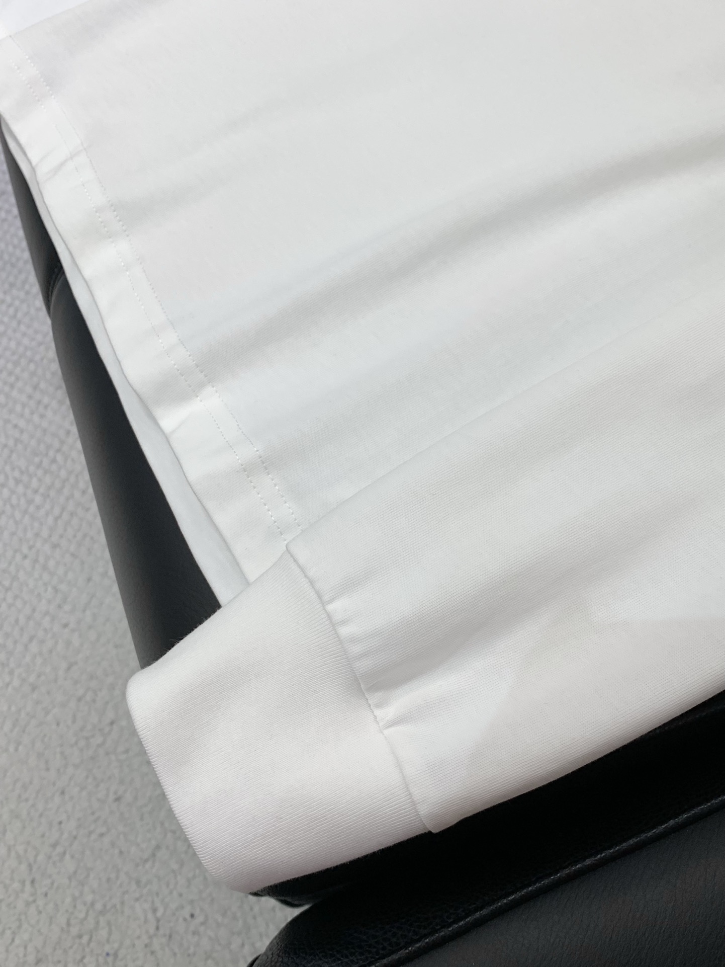 ，Maison Margiela马吉拉，2025早秋最新品，专柜同步有售，原单狠货，时尚休闲圆领长袖T恤