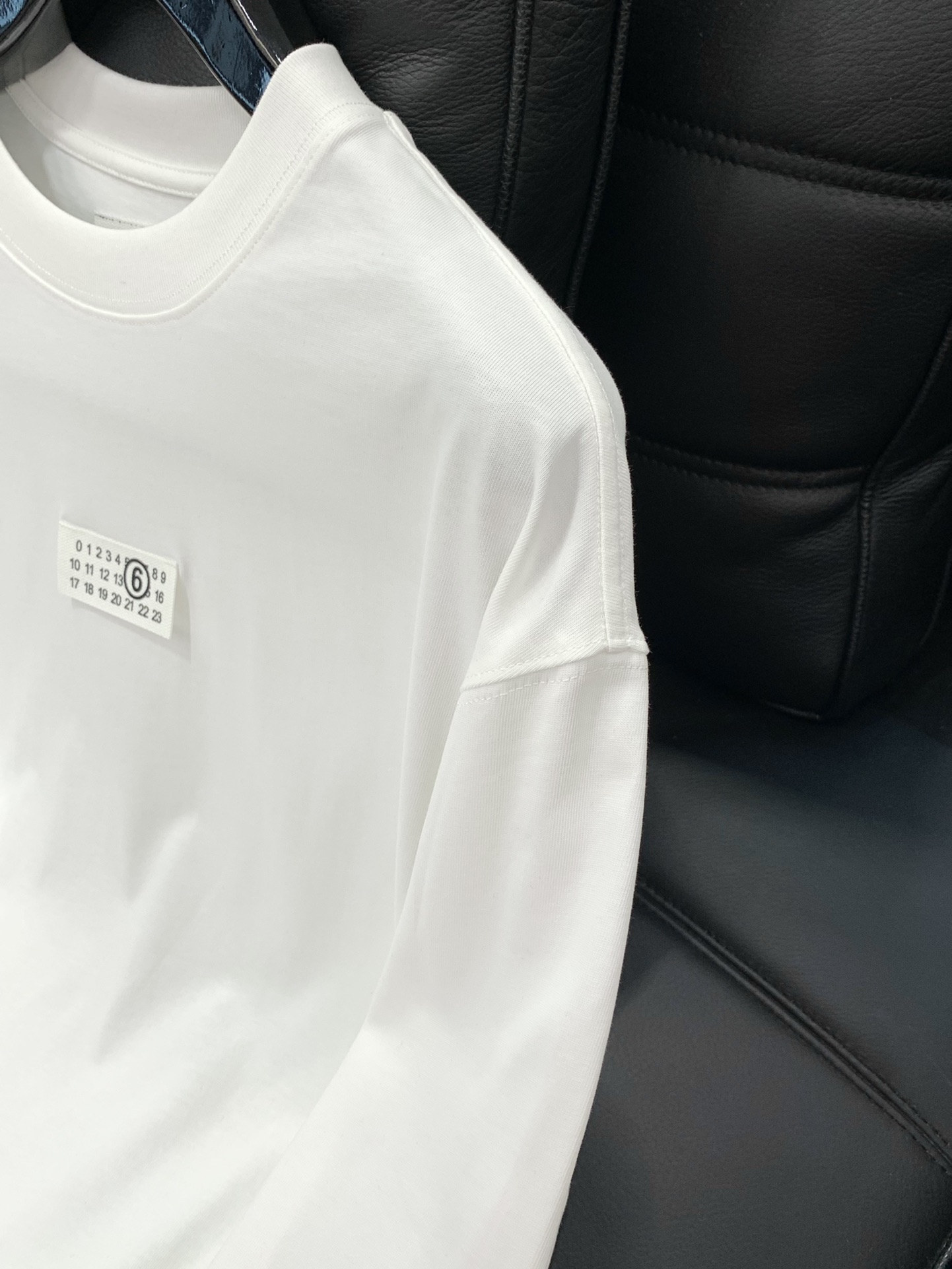 ，Maison Margiela马吉拉，2025早秋最新品，专柜同步有售，原单狠货，时尚休闲圆领长袖T恤