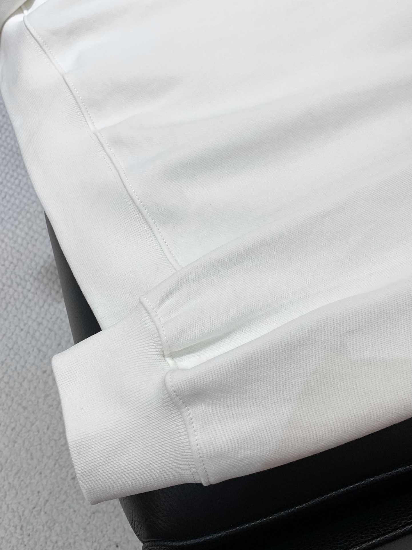 ，Maison Margiela马吉拉，2025秋季最新品，专柜同步有售，原单狠货，时尚休闲圆领长袖卫衣