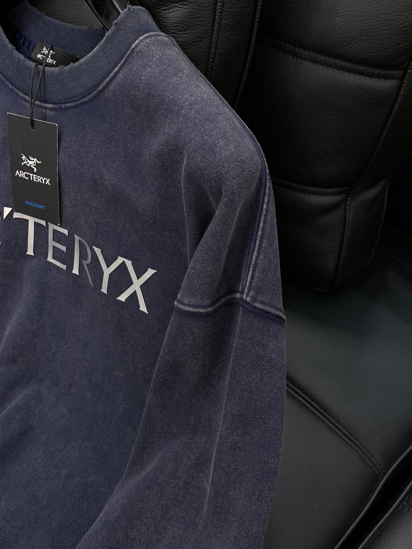 ，ARCTERYX 始祖鸟，2025早秋AW新品，时尚休闲圆领长袖卫衣，专柜同步有售，原单狠货，进口原版