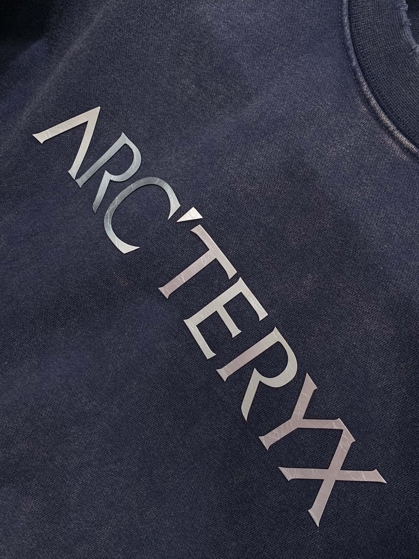 ，ARCTERYX 始祖鸟，2025早秋AW新品，时尚休闲圆领长袖卫衣，专柜同步有售，原单狠货，进口原版
