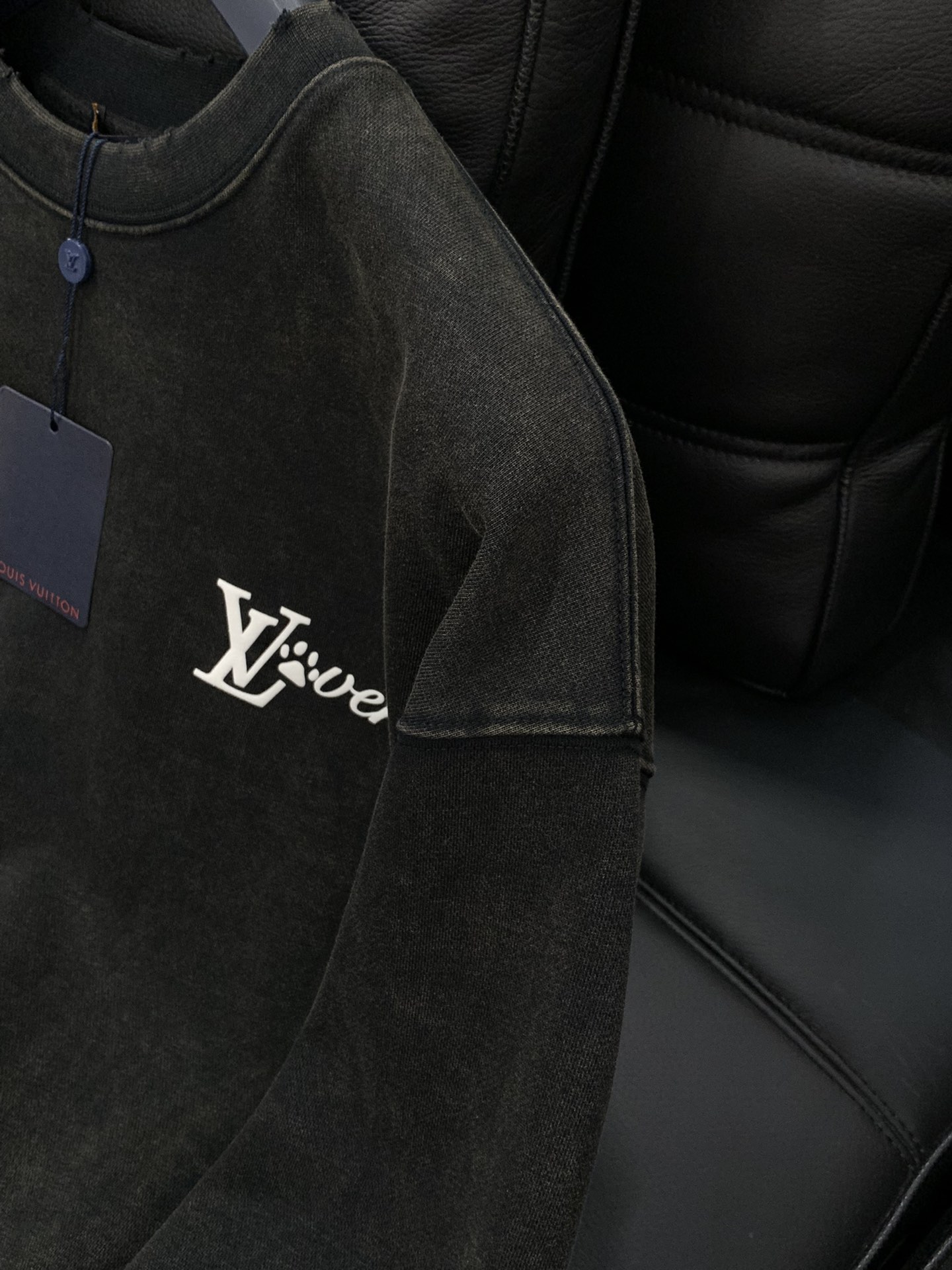 ，LouisVuitton 路易威登，2025秋季最新款，专柜同步有售，原单狠货，时尚休闲卫衣，上身很有