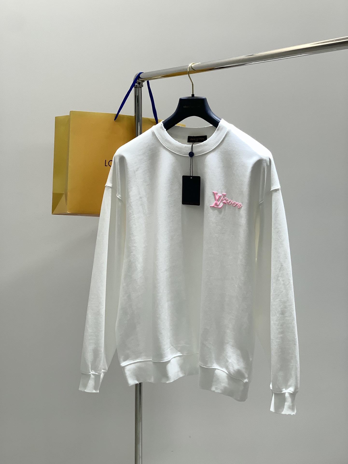 ，LouisVuitton 路易威登，2025秋季最新款，专柜同步有售，原单狠货，时尚休闲卫衣，上身很有