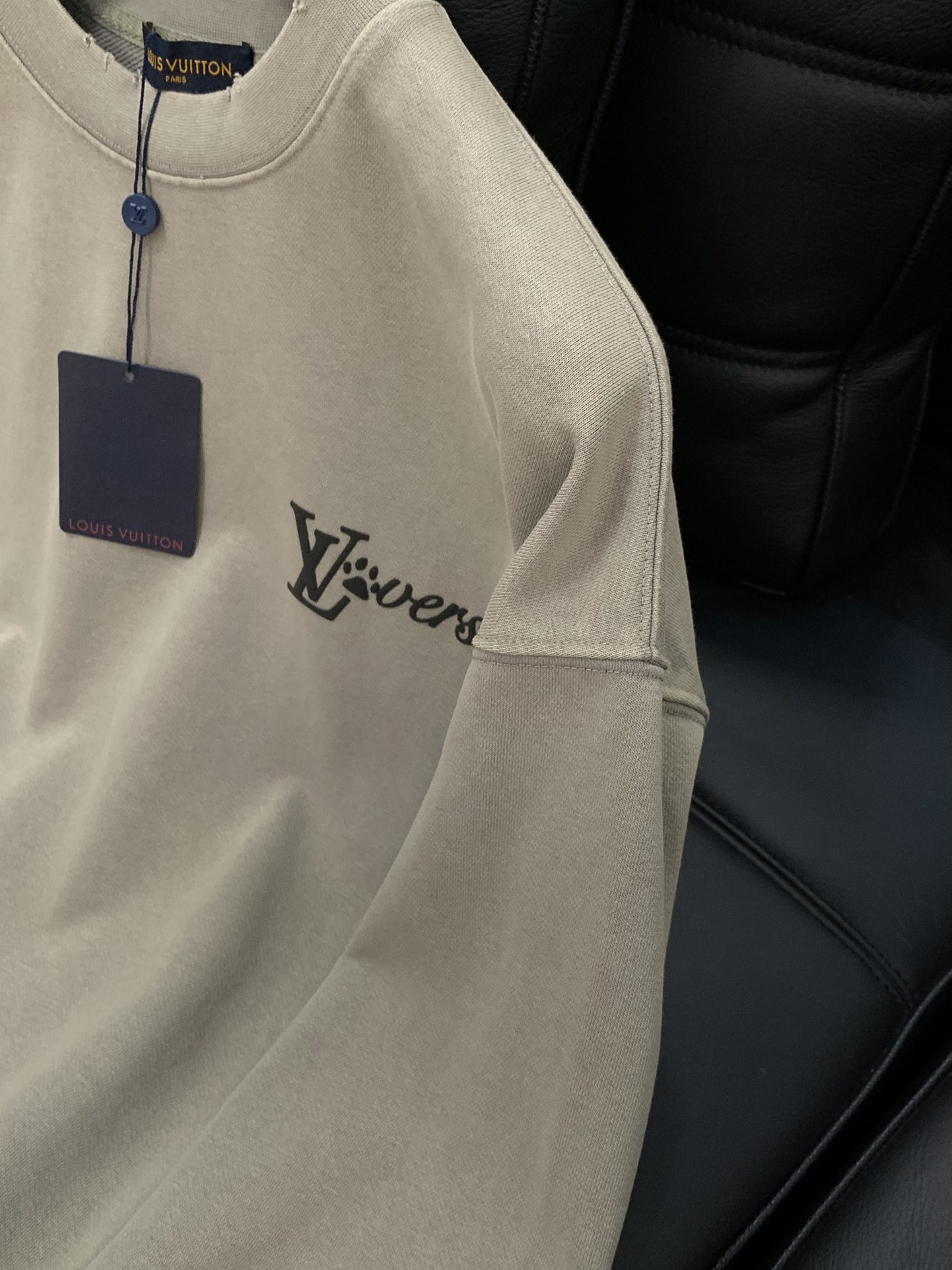 ，LouisVuitton 路易威登，2025秋季最新款，专柜同步有售，原单狠货，时尚休闲卫衣，上身很有