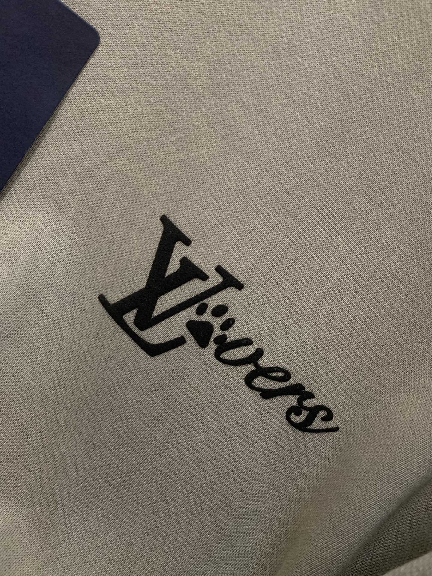 ，LouisVuitton 路易威登，2025秋季最新款，专柜同步有售，原单狠货，时尚休闲卫衣，上身很有