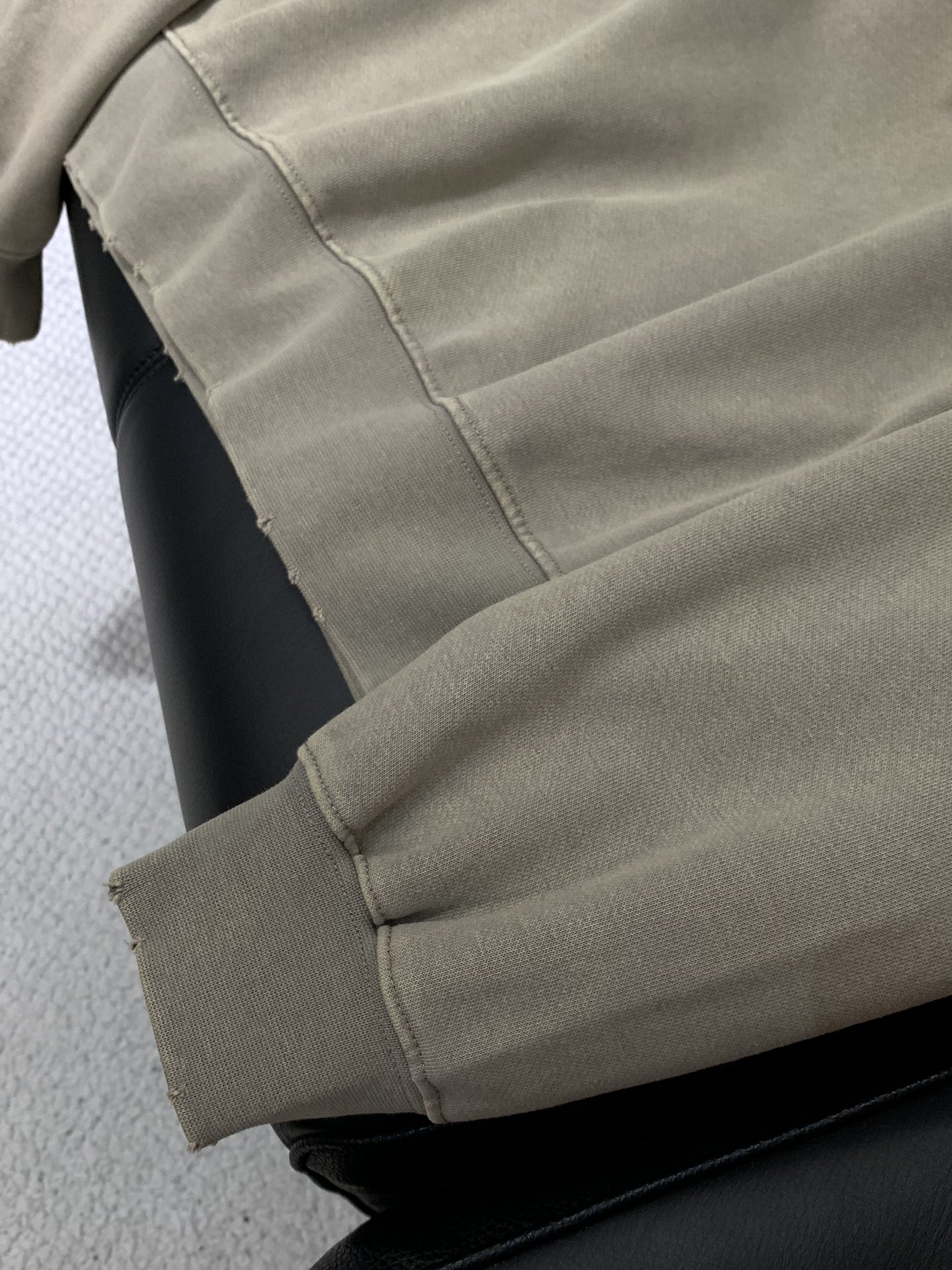 ，LouisVuitton 路易威登，2025秋季最新款，专柜同步有售，原单狠货，时尚休闲卫衣，上身很有