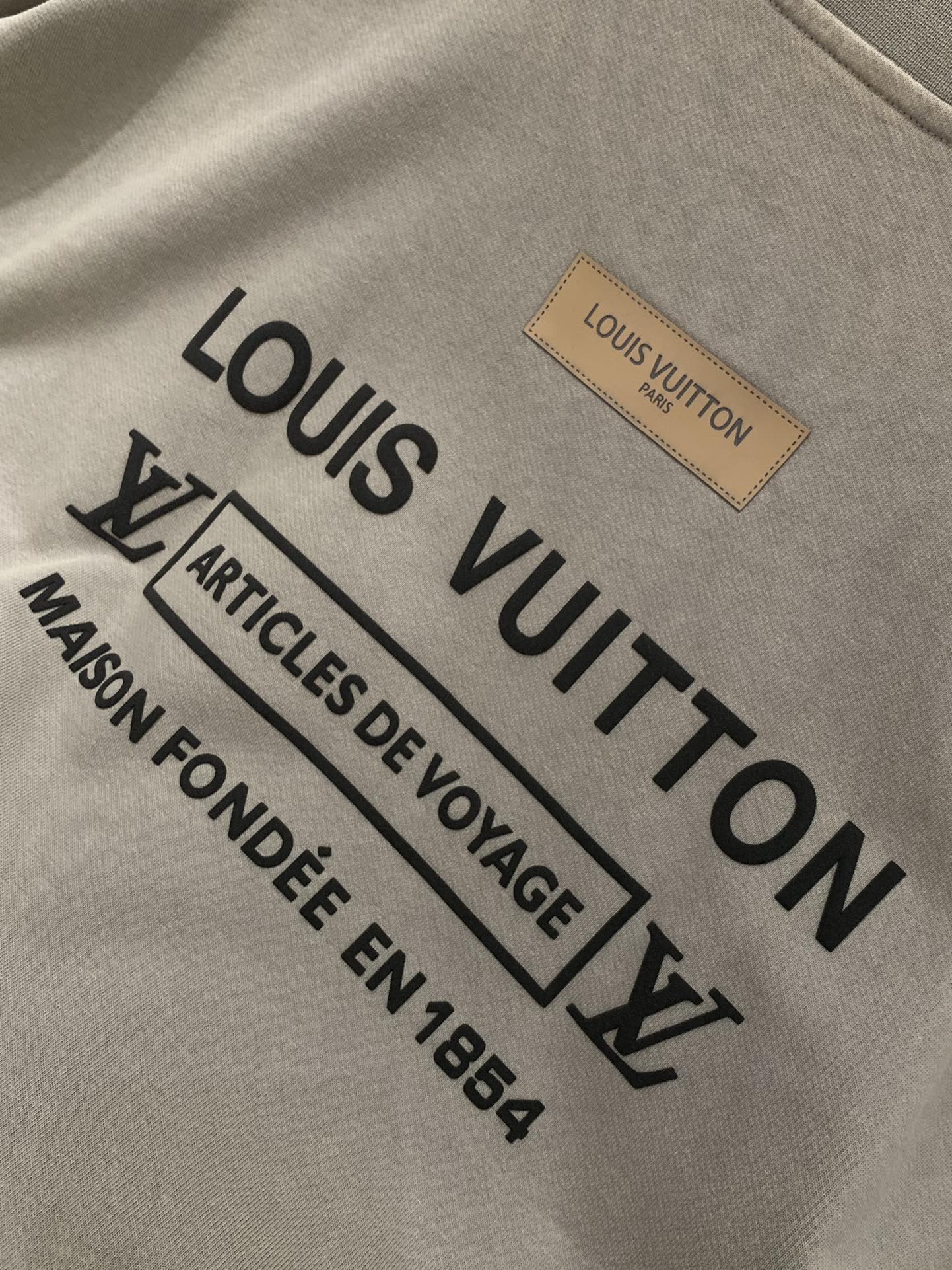 ，LouisVuitton 路易威登，2025秋季最新款，专柜同步有售，原单狠货，时尚休闲卫衣，上身很有