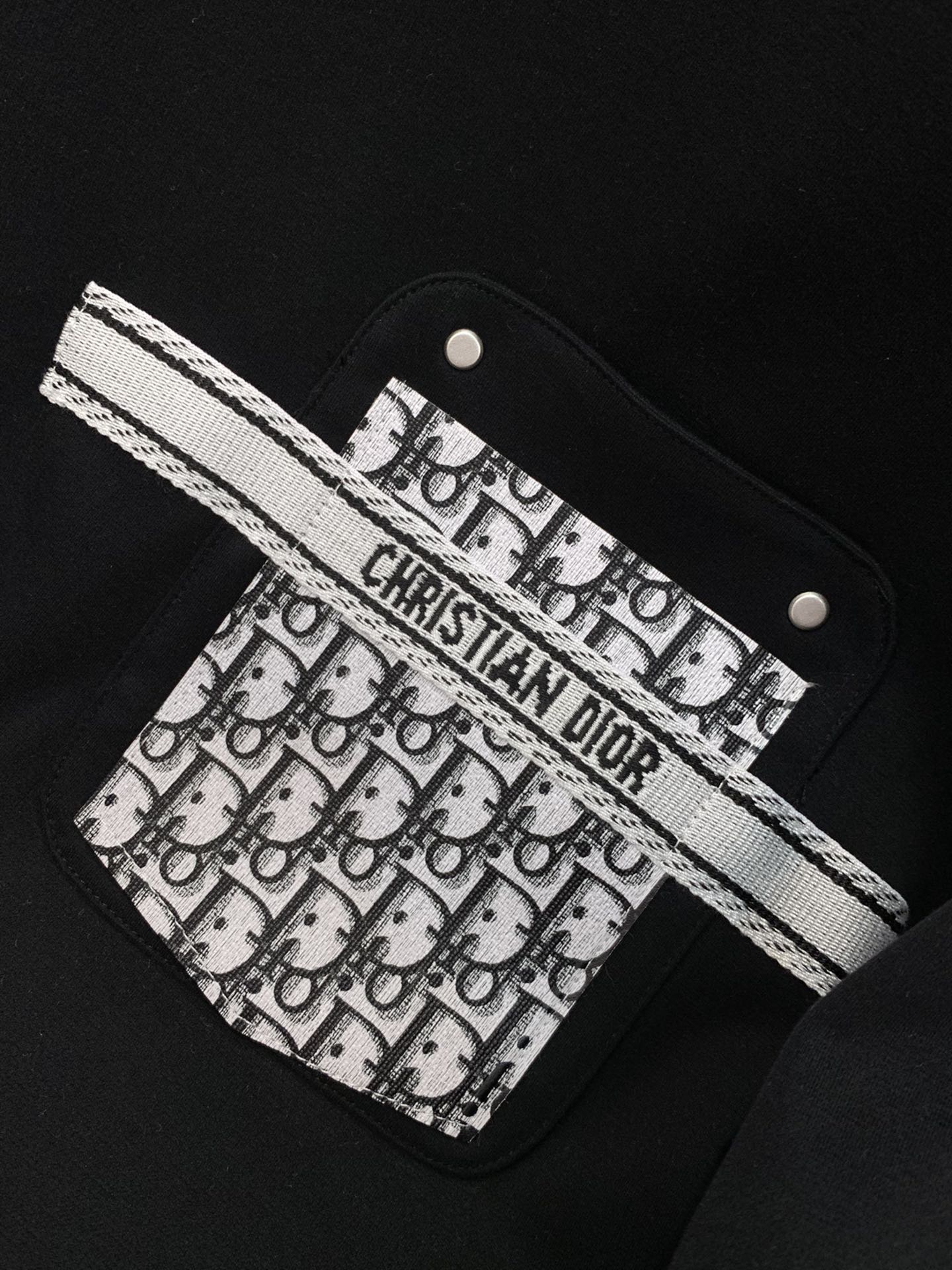 ，Dior 迪奥， 2025秋季新品，专柜同步有售，简约时尚休闲圆领长袖T恤，原版进口面料，舒适透气，顶