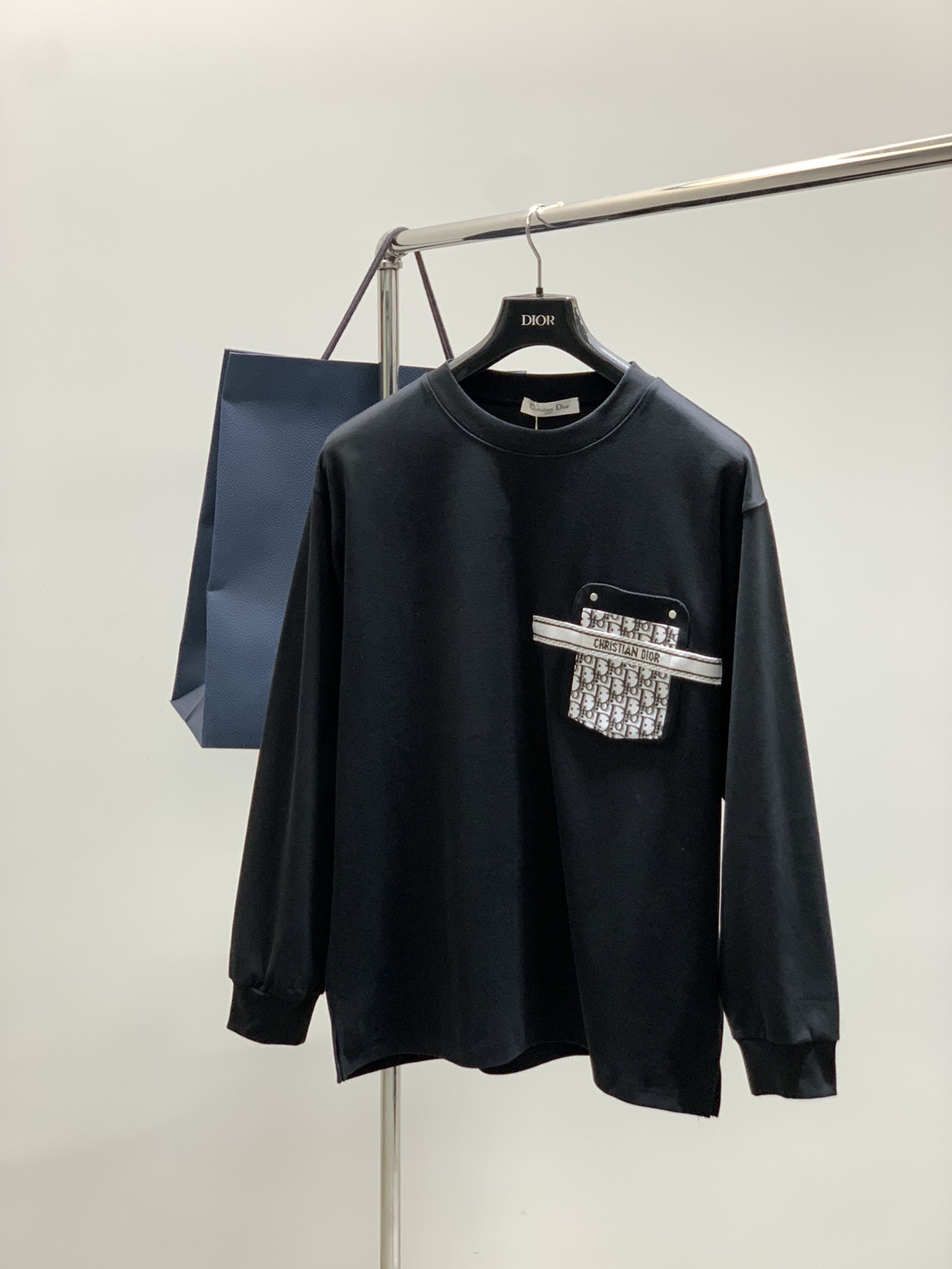 ，Dior 迪奥， 2025秋季新品，专柜同步有售，简约时尚休闲圆领长袖T恤，原版进口面料，舒适透气，顶