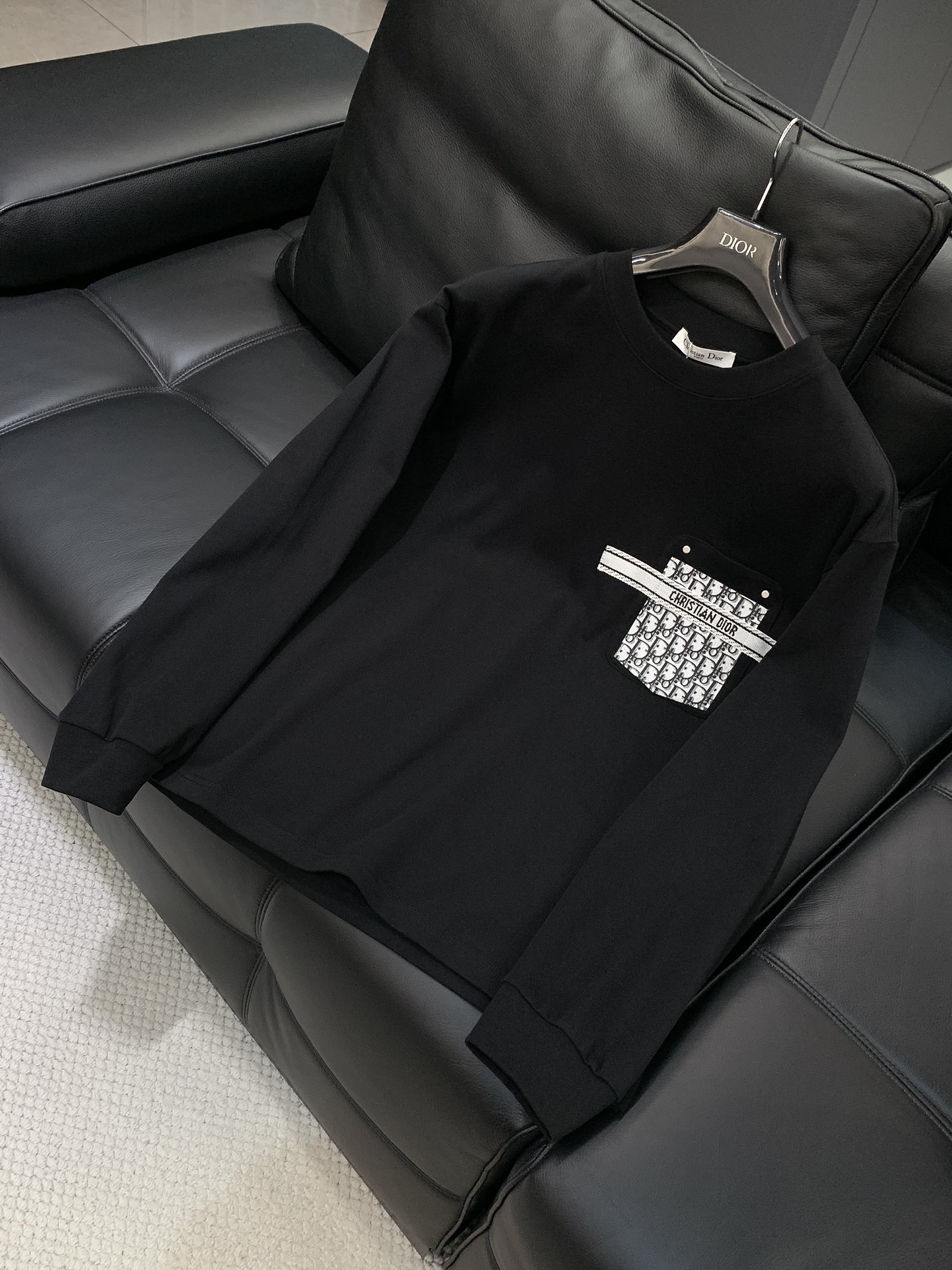 ，Dior 迪奥， 2025秋季新品，专柜同步有售，简约时尚休闲圆领长袖T恤，原版进口面料，舒适透气，顶