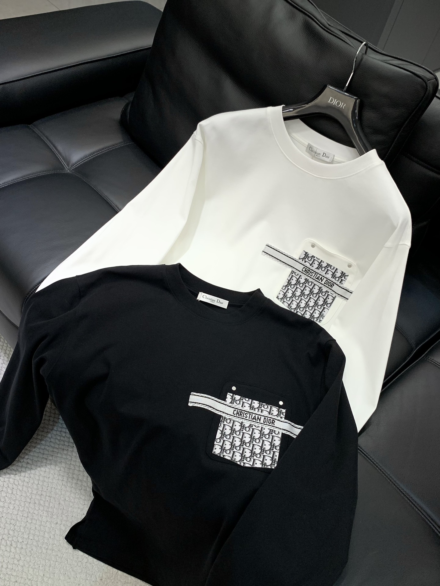 ，Dior 迪奥， 2025秋季新品，专柜同步有售，简约时尚休闲圆领长袖T恤，原版进口面料，舒适透气，顶