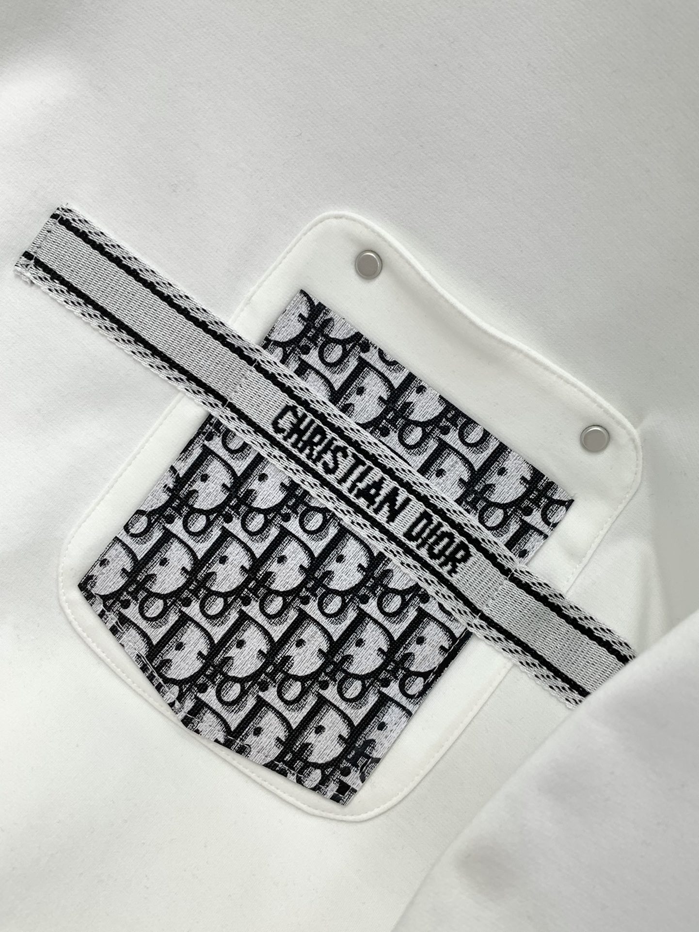 ，Dior 迪奥， 2025秋季新品，专柜同步有售，简约时尚休闲圆领长袖T恤，原版进口面料，舒适透气，顶