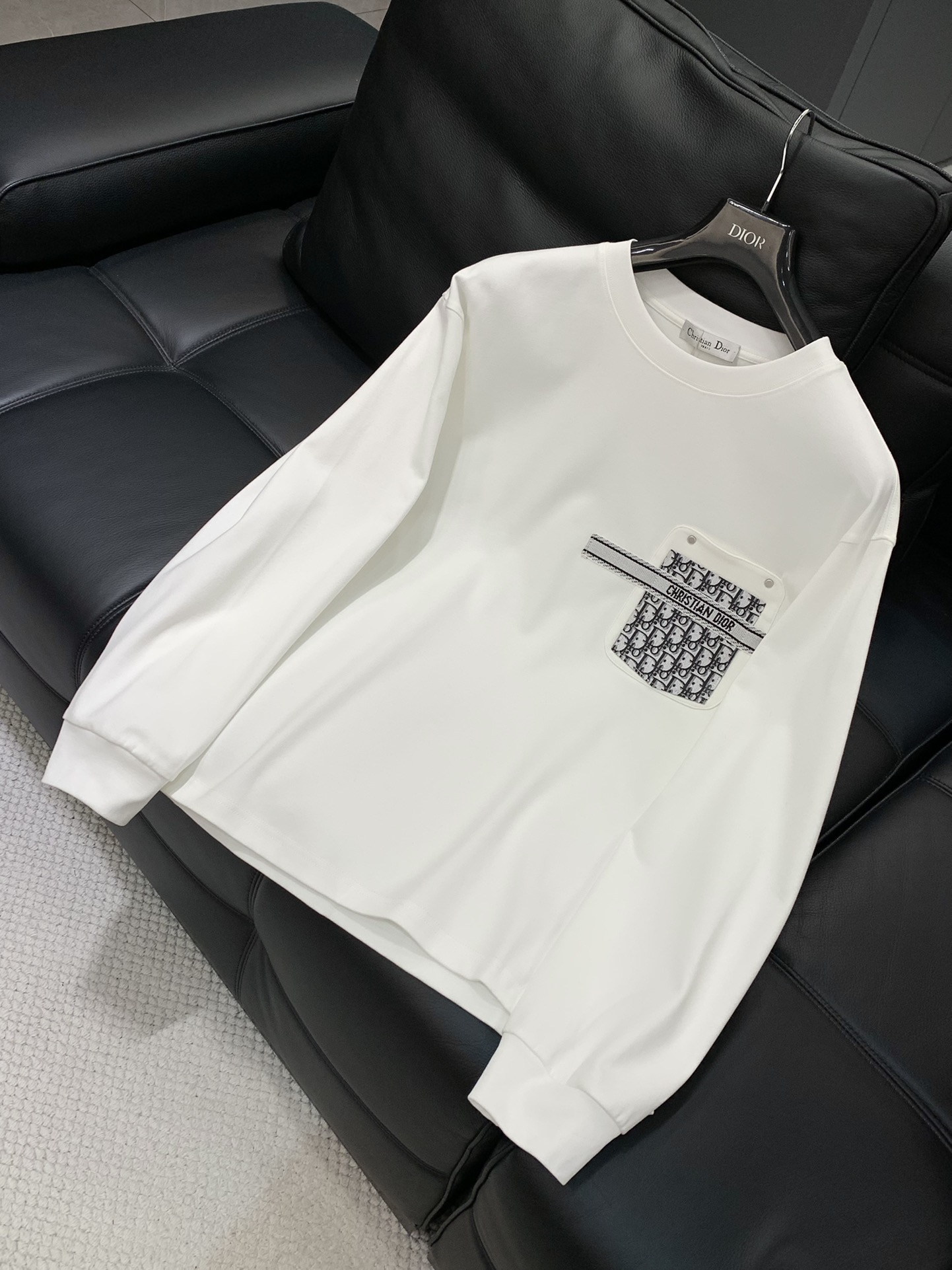 ，Dior 迪奥， 2025秋季新品，专柜同步有售，简约时尚休闲圆领长袖T恤，原版进口面料，舒适透气，顶