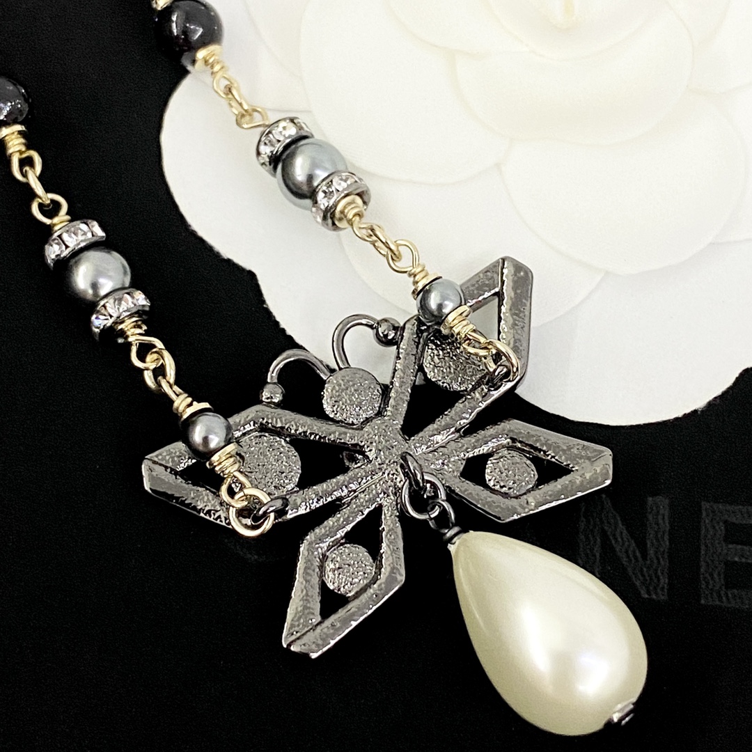 Chanel Black & Silver Crystal Butterfly Beaded Necklace 5 i1755594181 9100 4